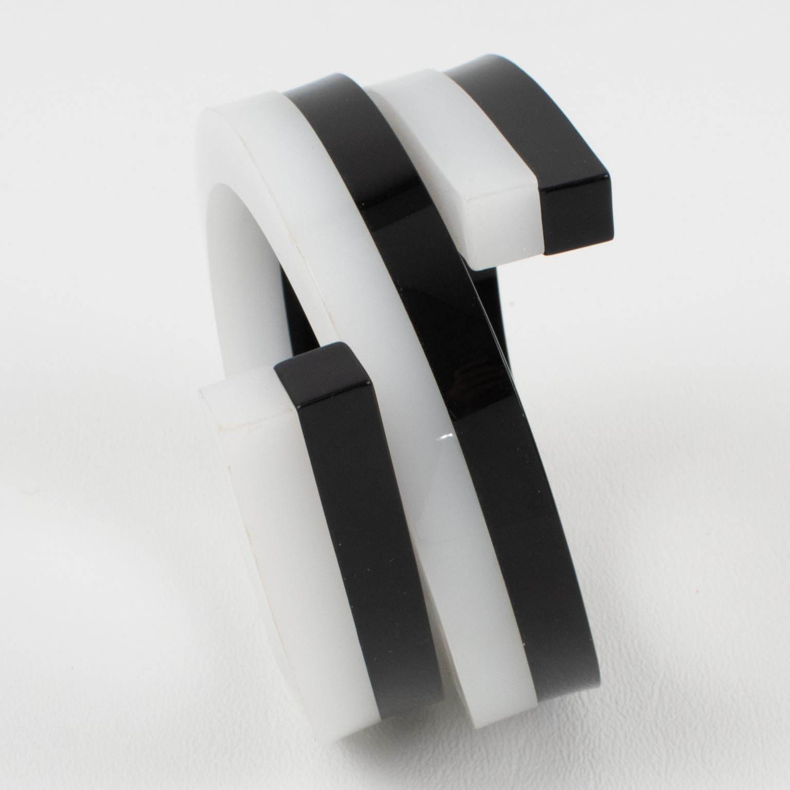 Black and White Oversized Lucite Coiled Bracelet Bangle For Sale 4