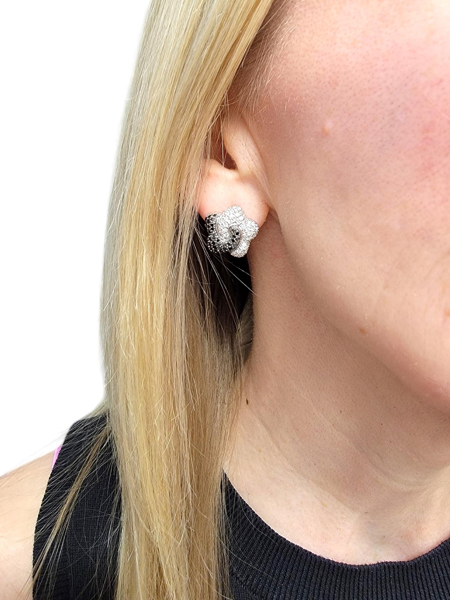 Black and White Pavé Diamond Star Stud Omega Back Earrings 18 Karat White Gold For Sale 3