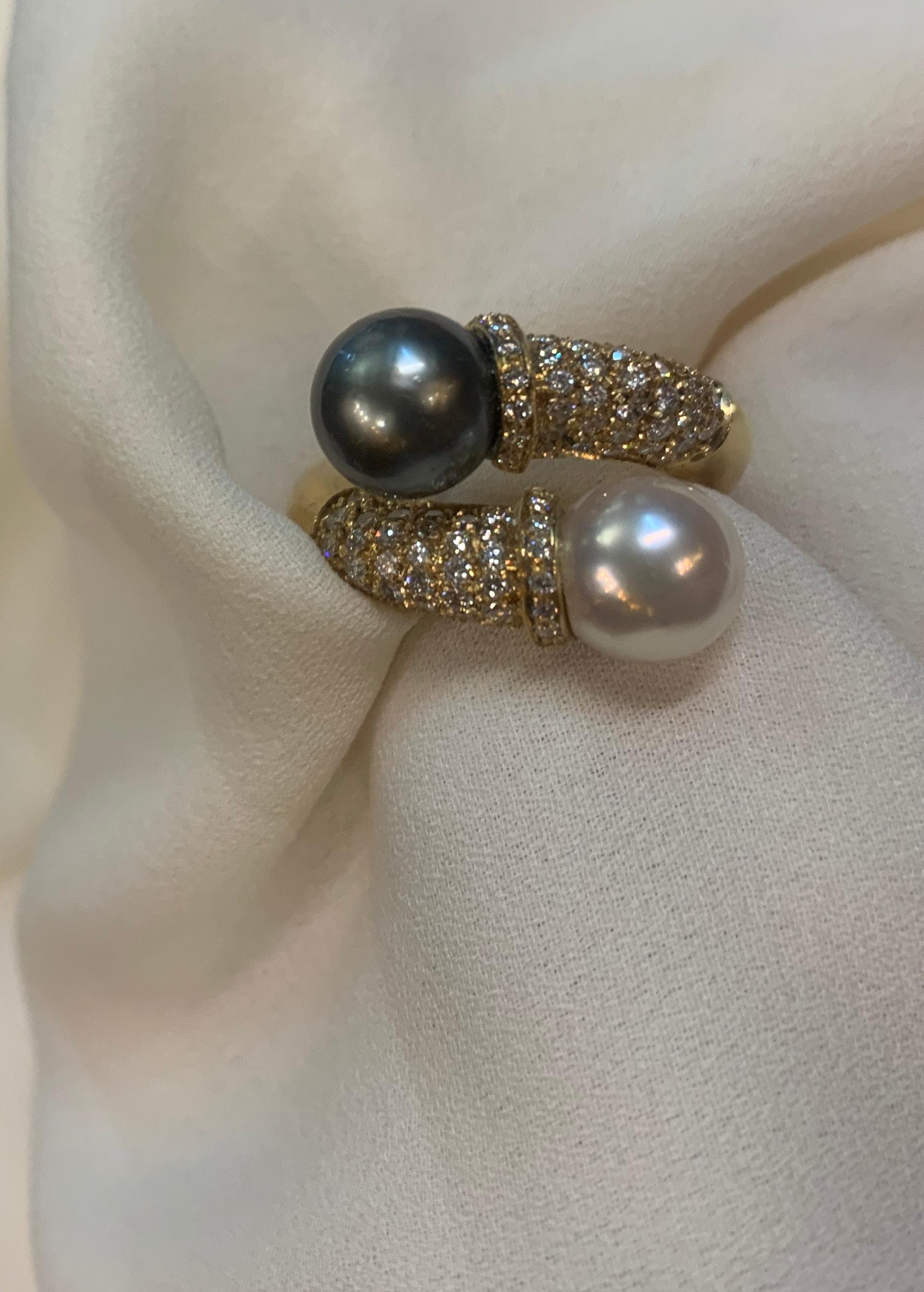 black and white pearl ring