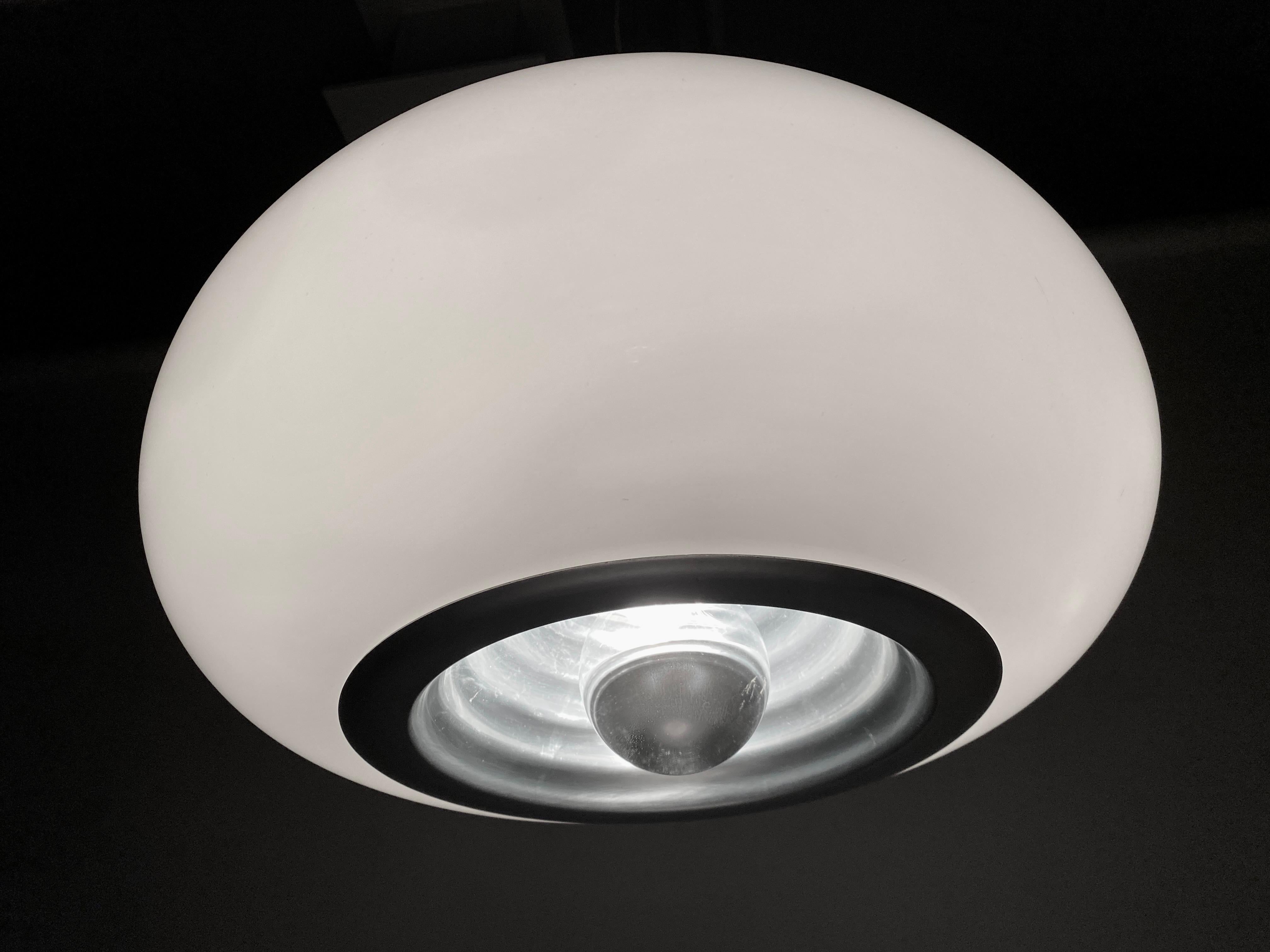 Black and White Pendant by Achille and Pier Giacomo Castiglioni for Flos For Sale 4