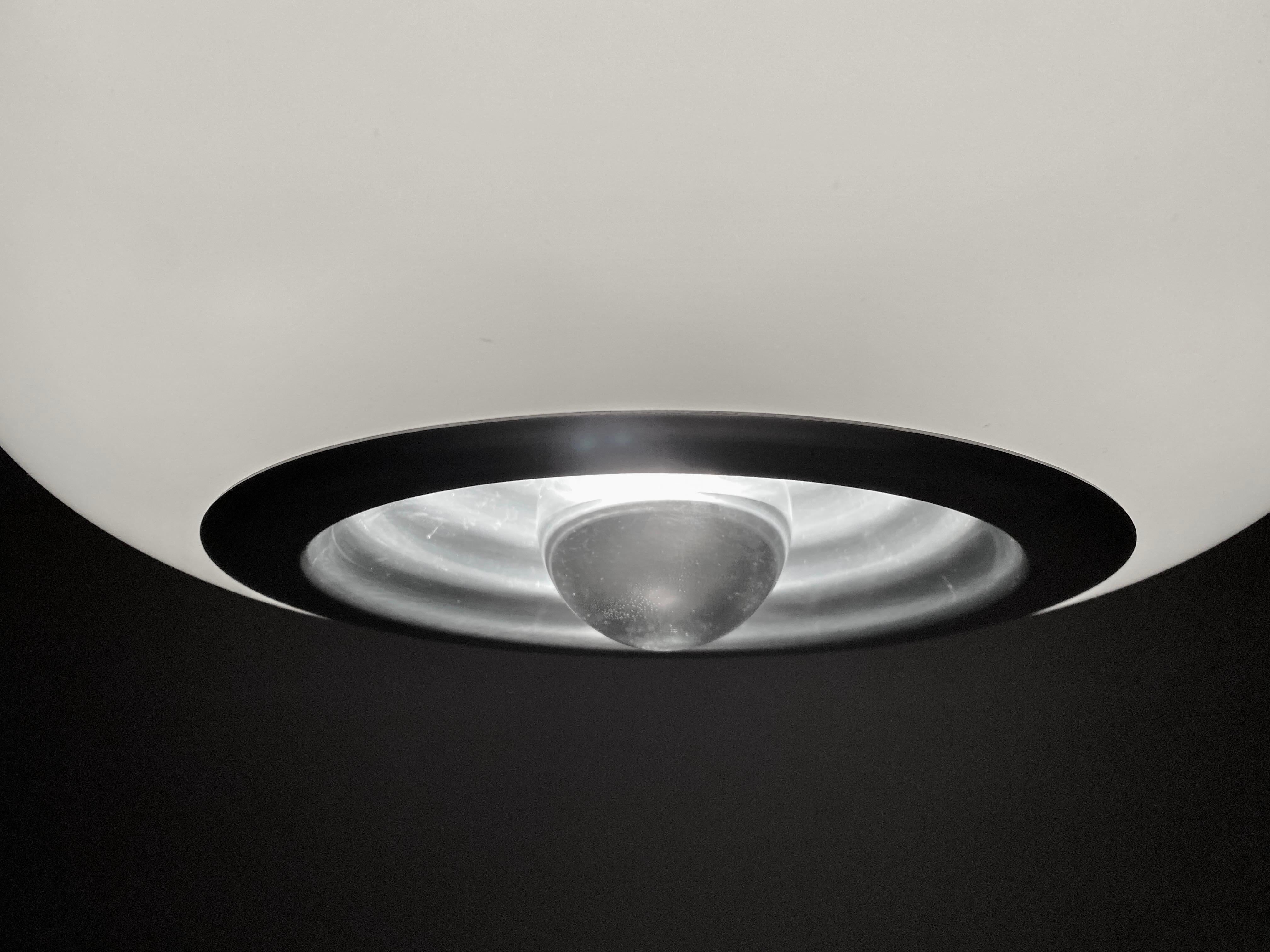 Black and White Pendant by Achille and Pier Giacomo Castiglioni for Flos For Sale 8