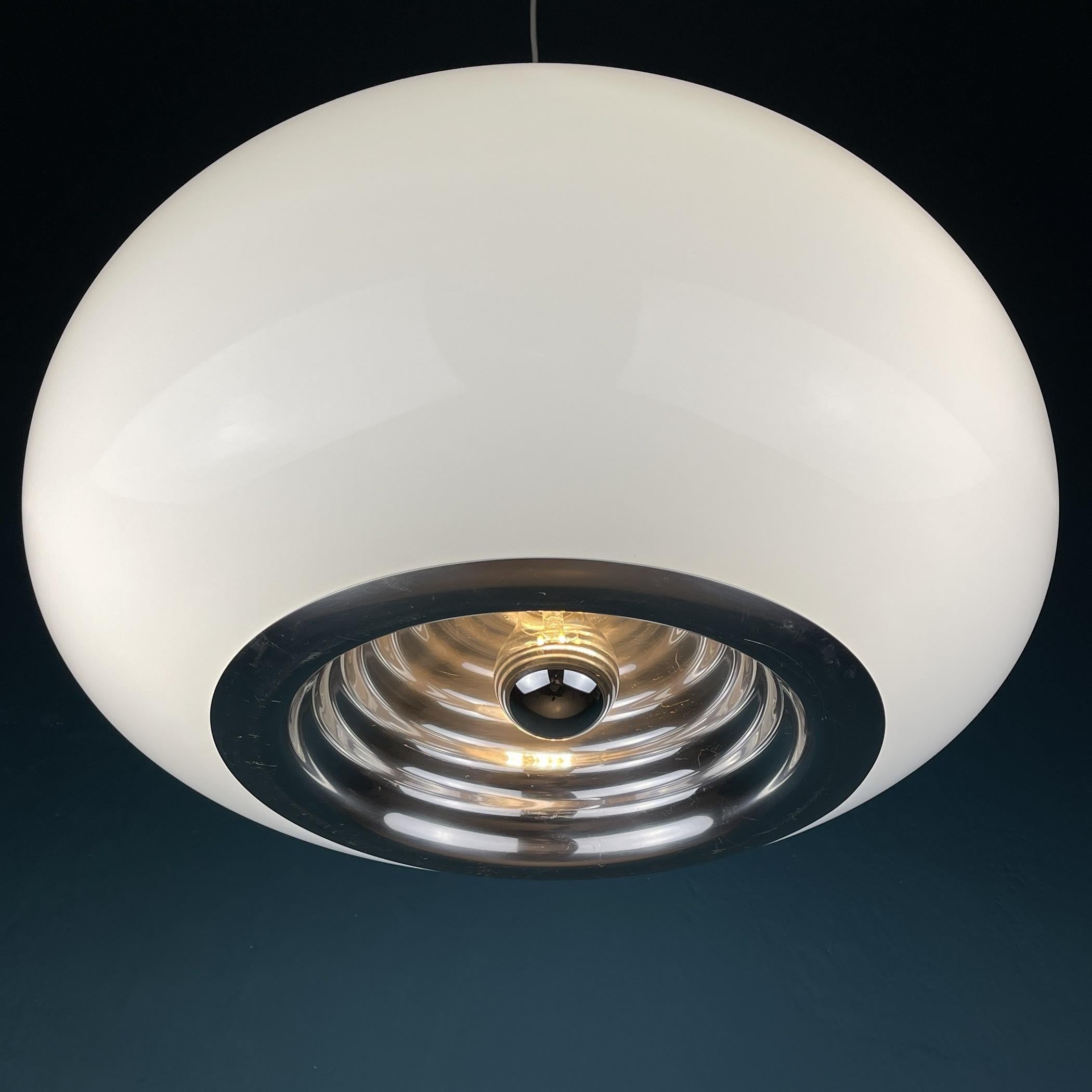 20ième siècle Lampe à suspension « Noir et Blanc » de Pier Giacomo et Achille Castiglioni pour Flos en vente