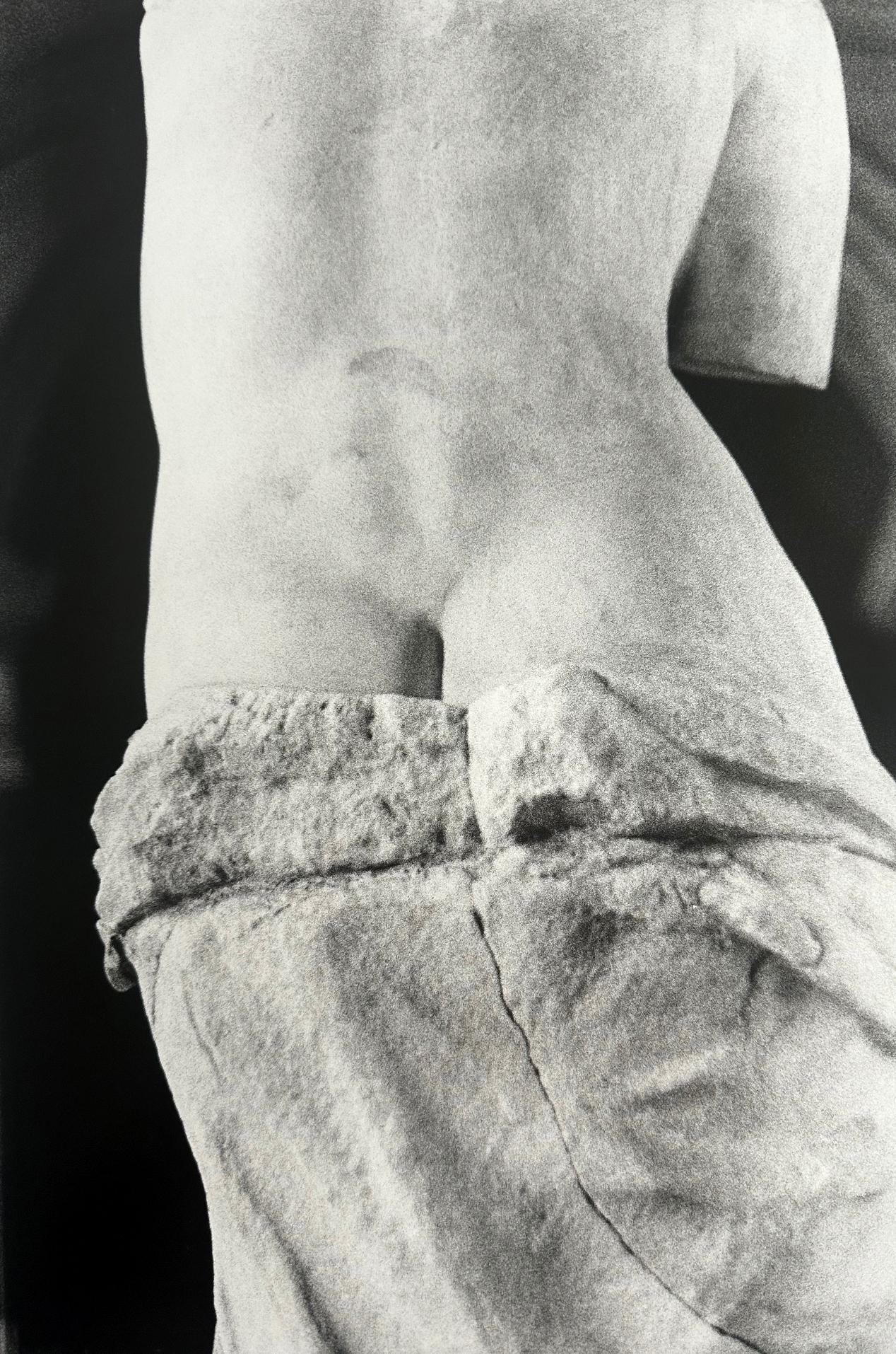 Schwarz-Weiß-Fotografie von Ralph Gibson, signiert und datiert (Moderne) im Angebot