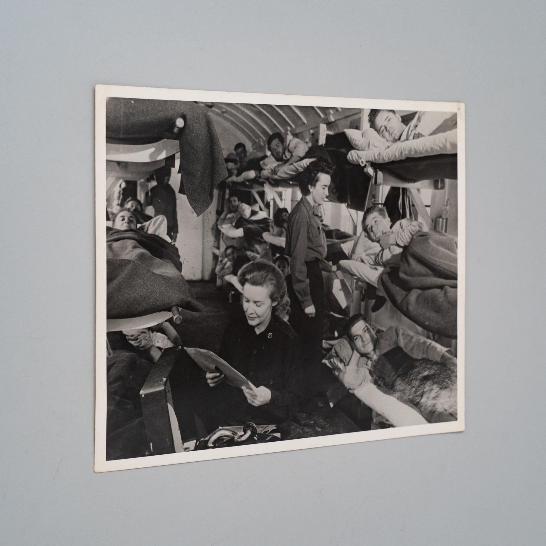 Américain Photographie en noir et blanc de Madeleine Carroll en vente