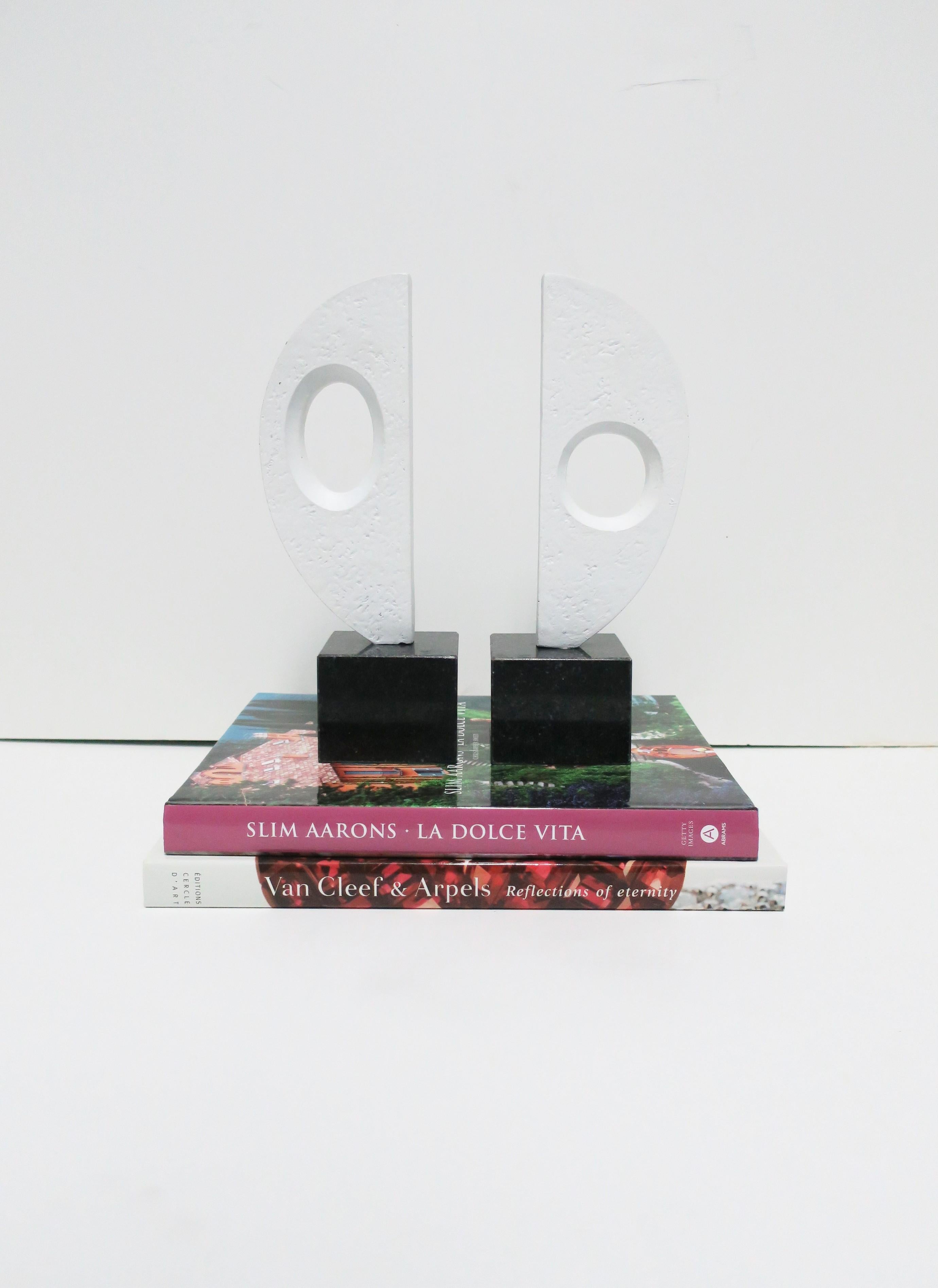 White Plaster and Black Marble Abstract Sculptures or Bookends, Pair In Good Condition In New York, NY