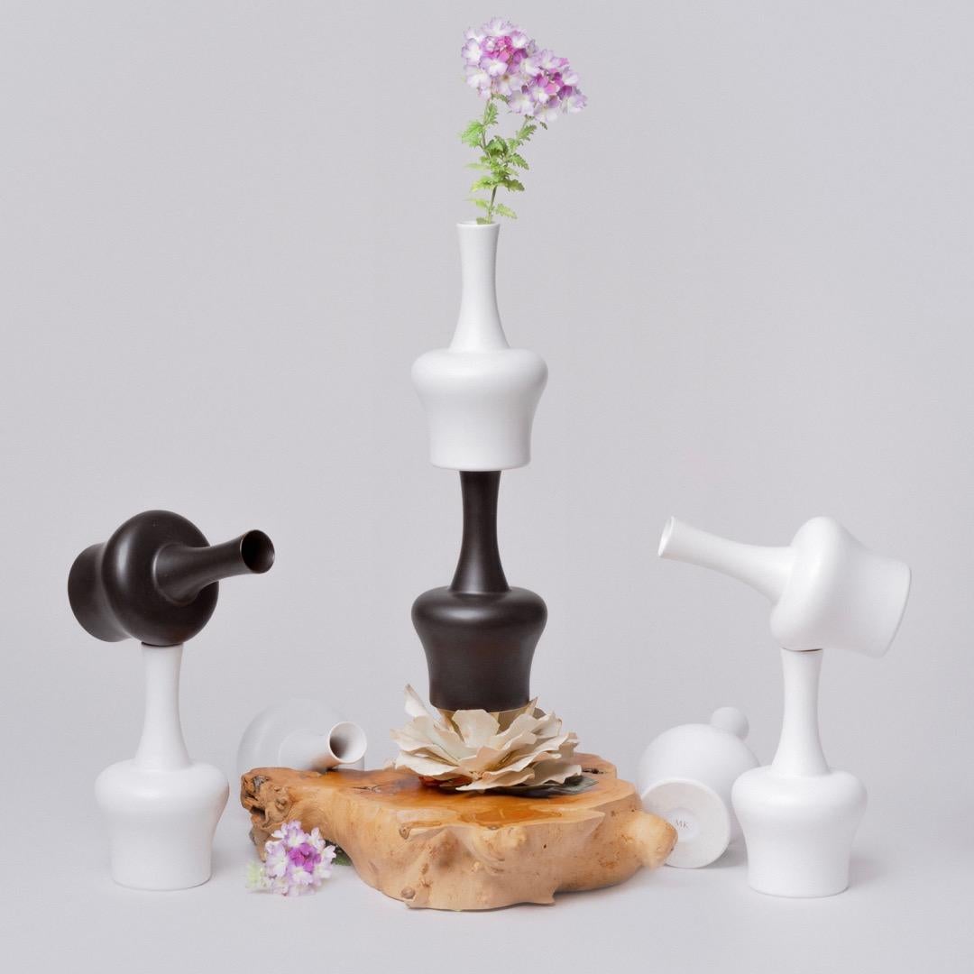 Black and White Porcelain Vase Set For Sale 5