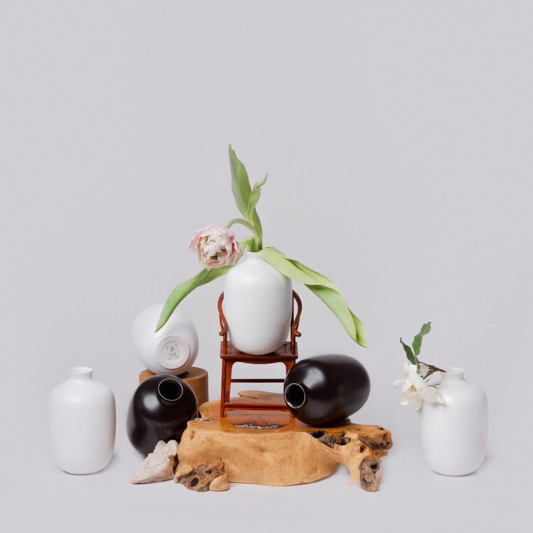 Contemporary Black and White Porcelain Vase Set For Sale