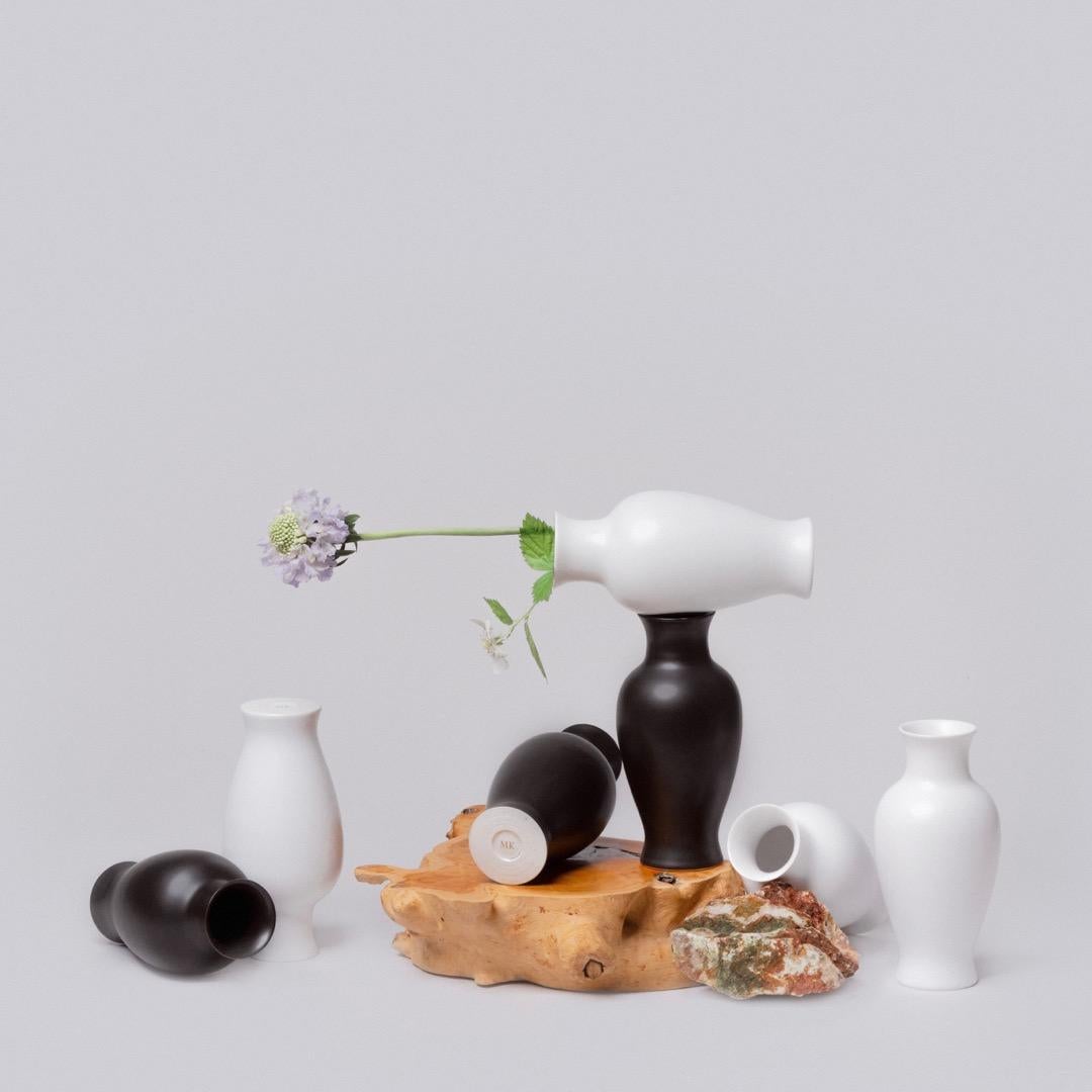 Black and White Porcelain Vase Set For Sale 2