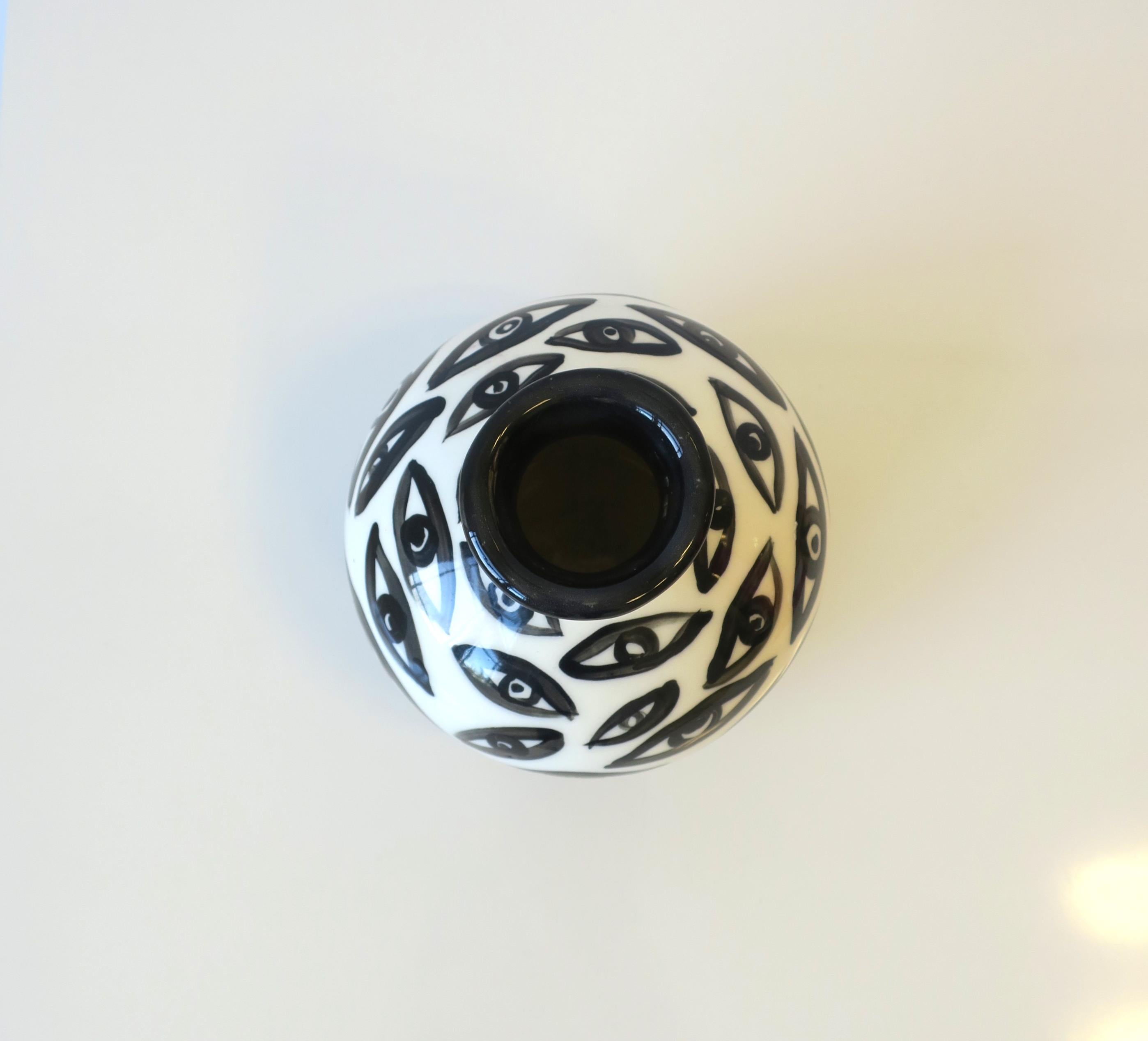 Black and White Pottery Vase with Eye Design For Sale 5