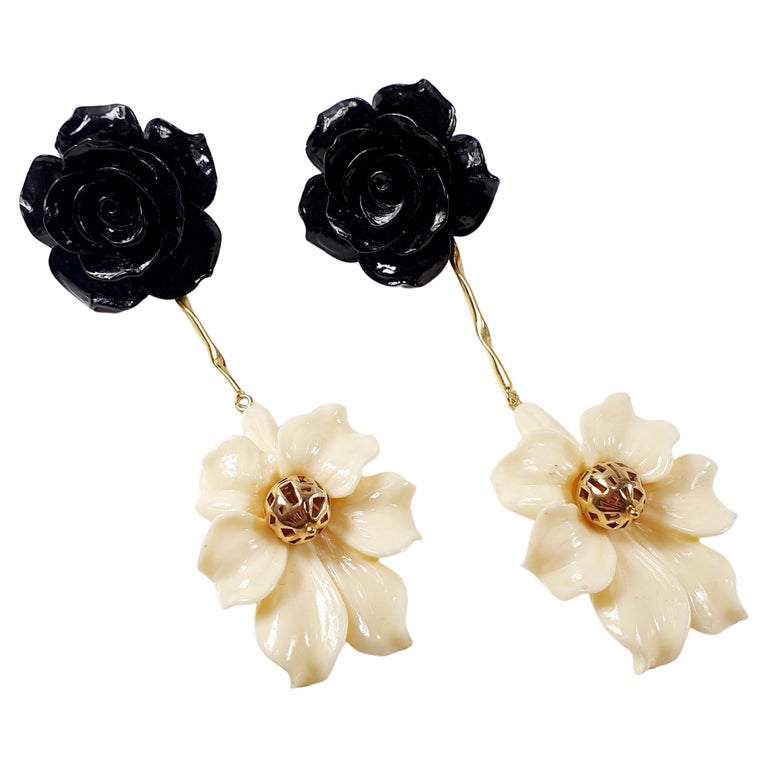Black and White Power, Colored Flowers Resins in Gold-Plated Silver Clasps For Sale