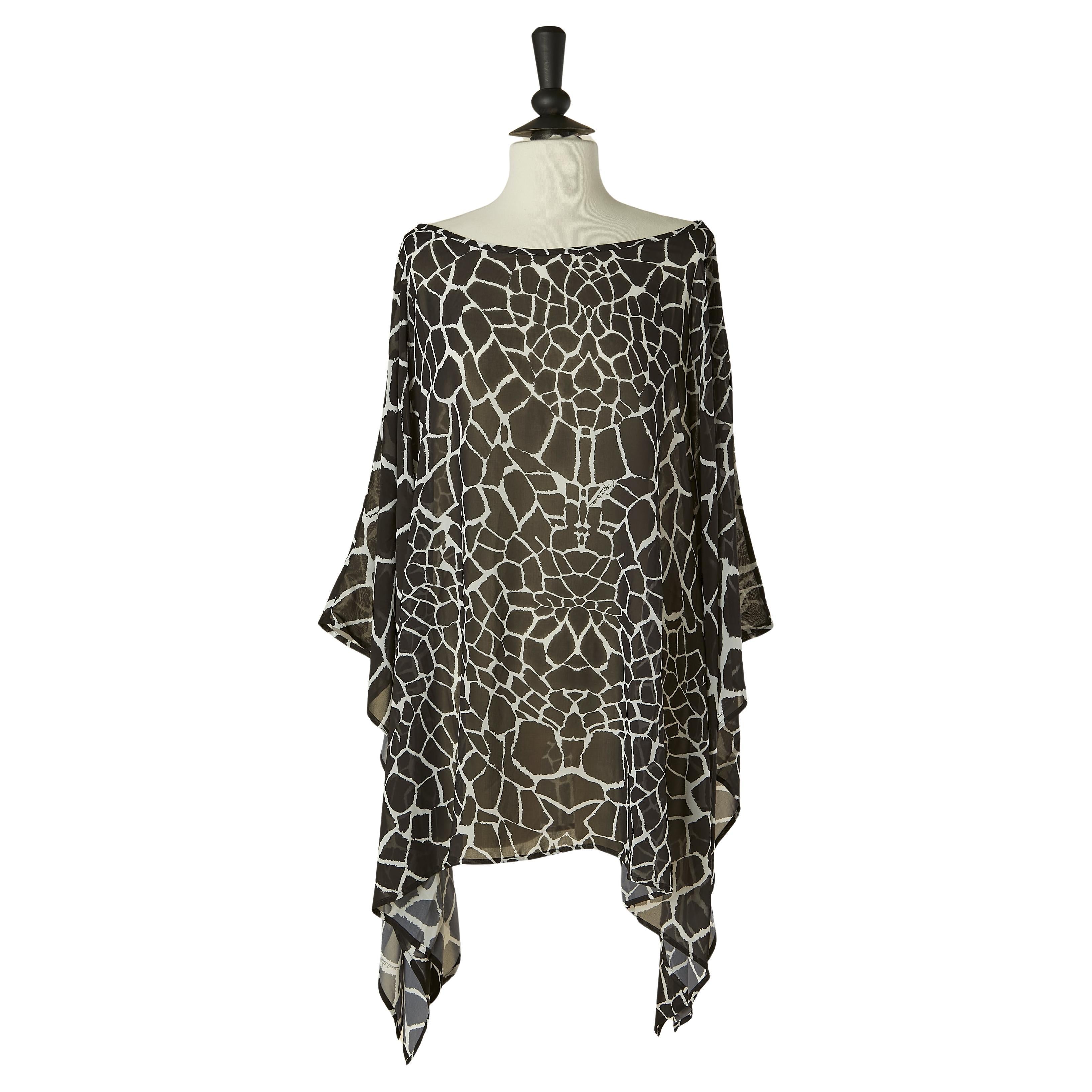 Poncho imprimé noir et blanc ROBERTO Cavalli Beachwear Nouveau avec étiquette en vente