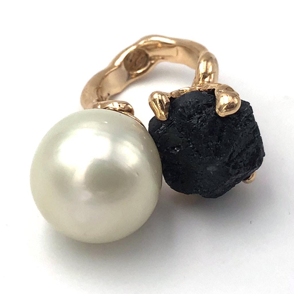 Lucifer Vir Honestus Pearl Ring in 18K Rose Gold  In New Condition For Sale In Jackson, WY