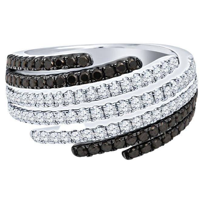 Bague de mode contemporaine en or blanc 18 carats avec diamant rond noir et blanc 