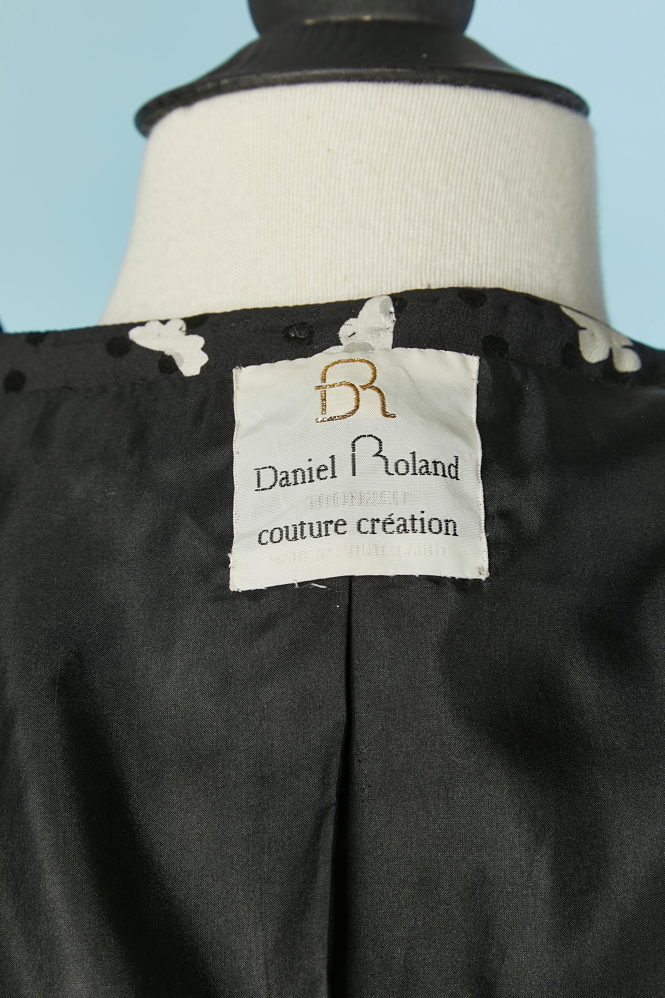 Giacca e abito in seta jacquard stampata bianca e nera Daniel Roland in vendita 3