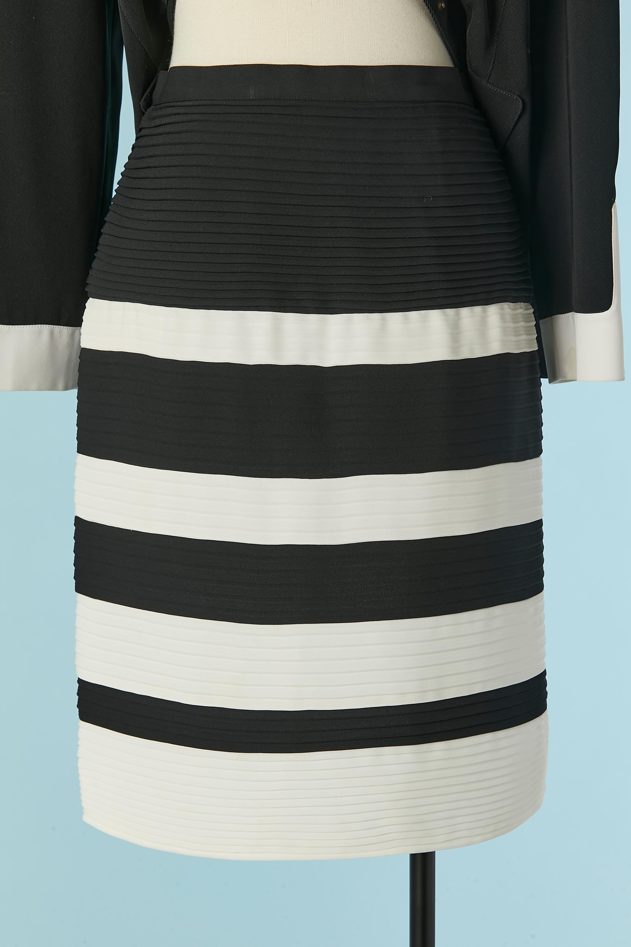 Black and white skirt-suit with striped and pleated skirt Thierry Mugler For Sale 4
