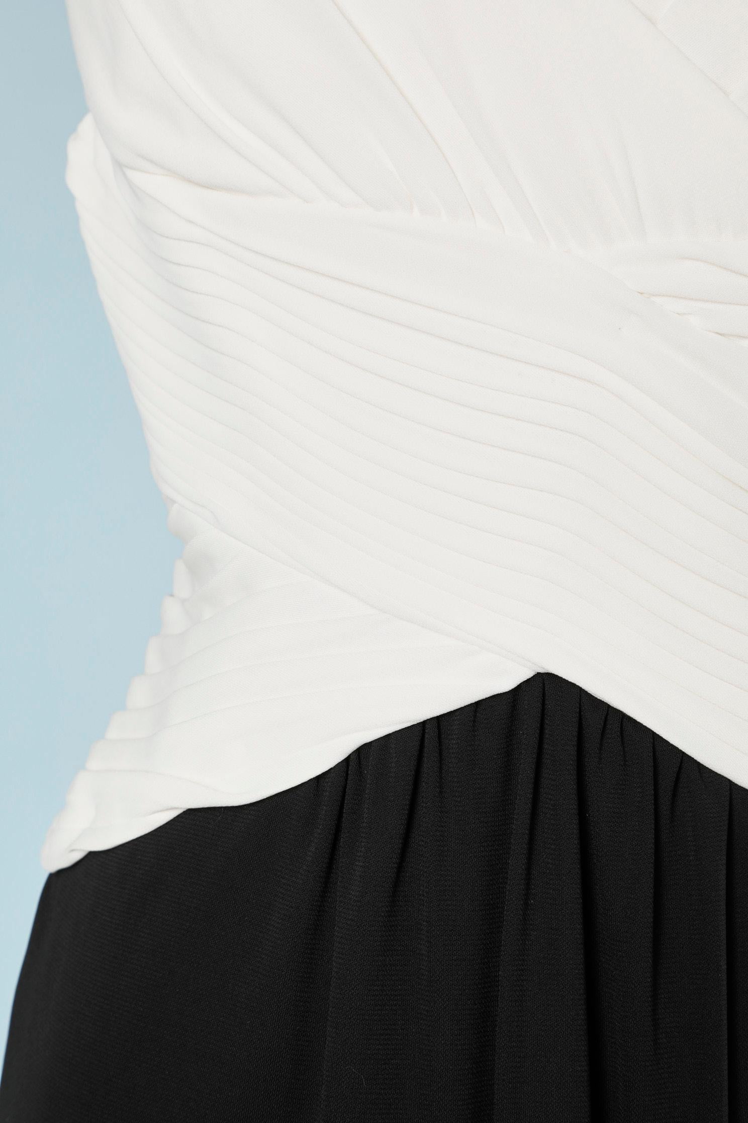 Black and white sleeveless cocktail dress with pleated waist Luisa Spagnoli  In Excellent Condition For Sale In Saint-Ouen-Sur-Seine, FR