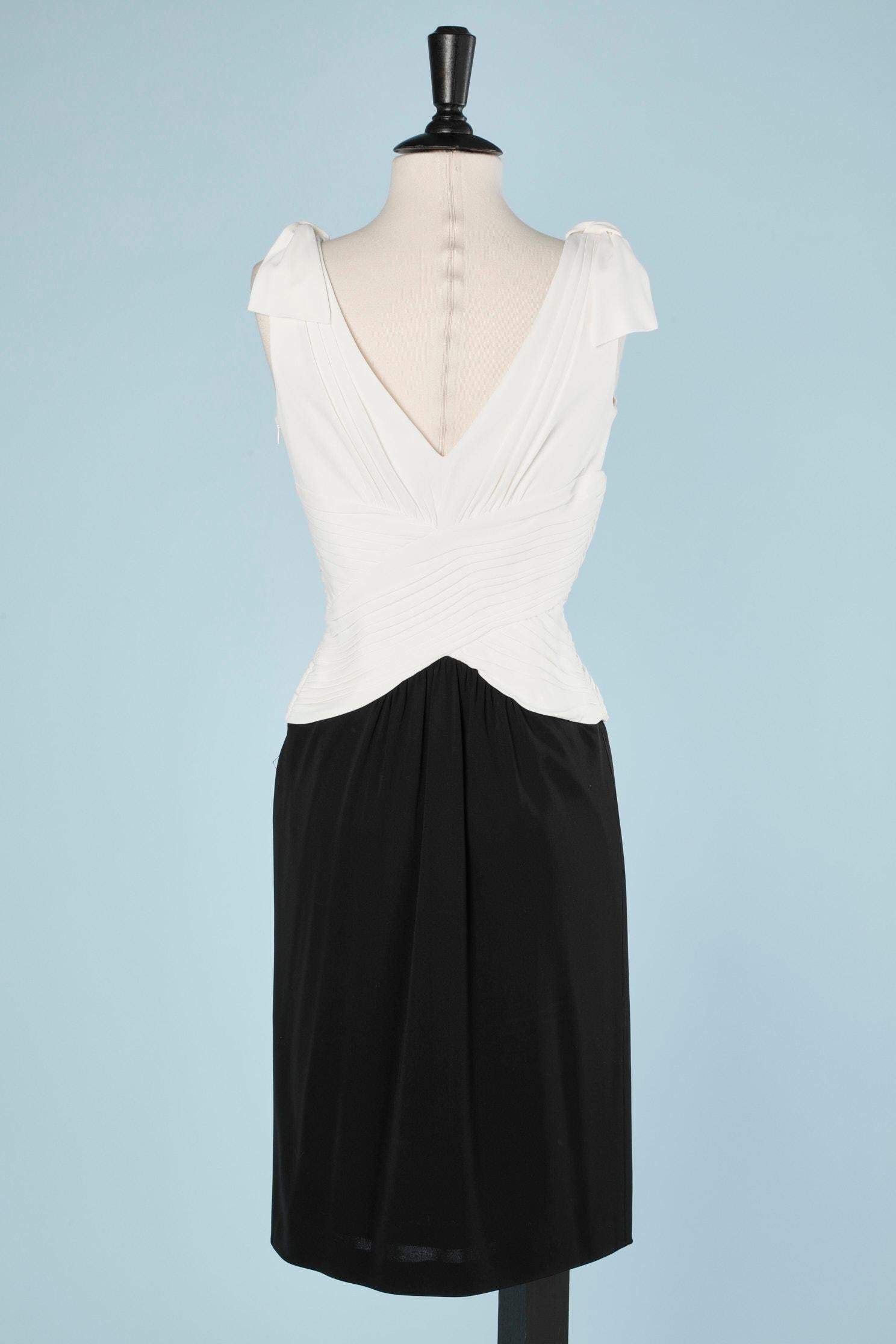 Black and white sleeveless cocktail dress with pleated waist Luisa Spagnoli  For Sale 2