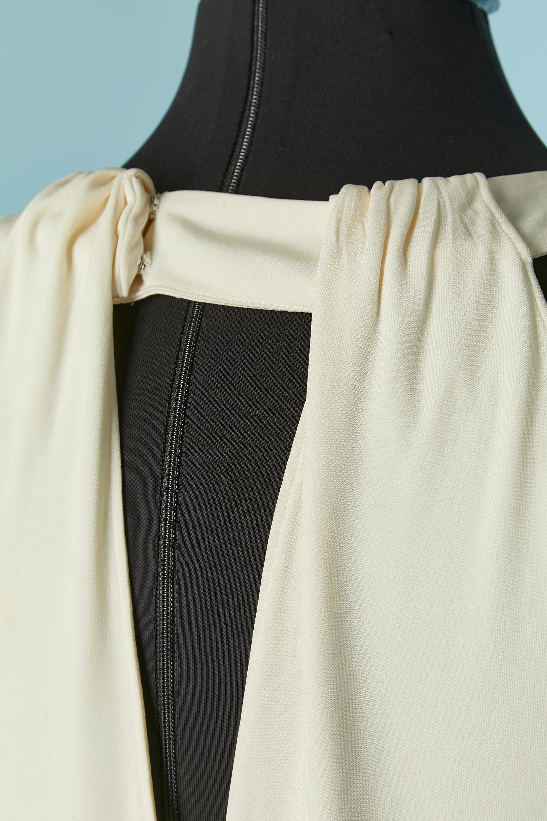 Donna Tuta senza maniche in bianco e nero Moschino Cheap and Chic in vendita