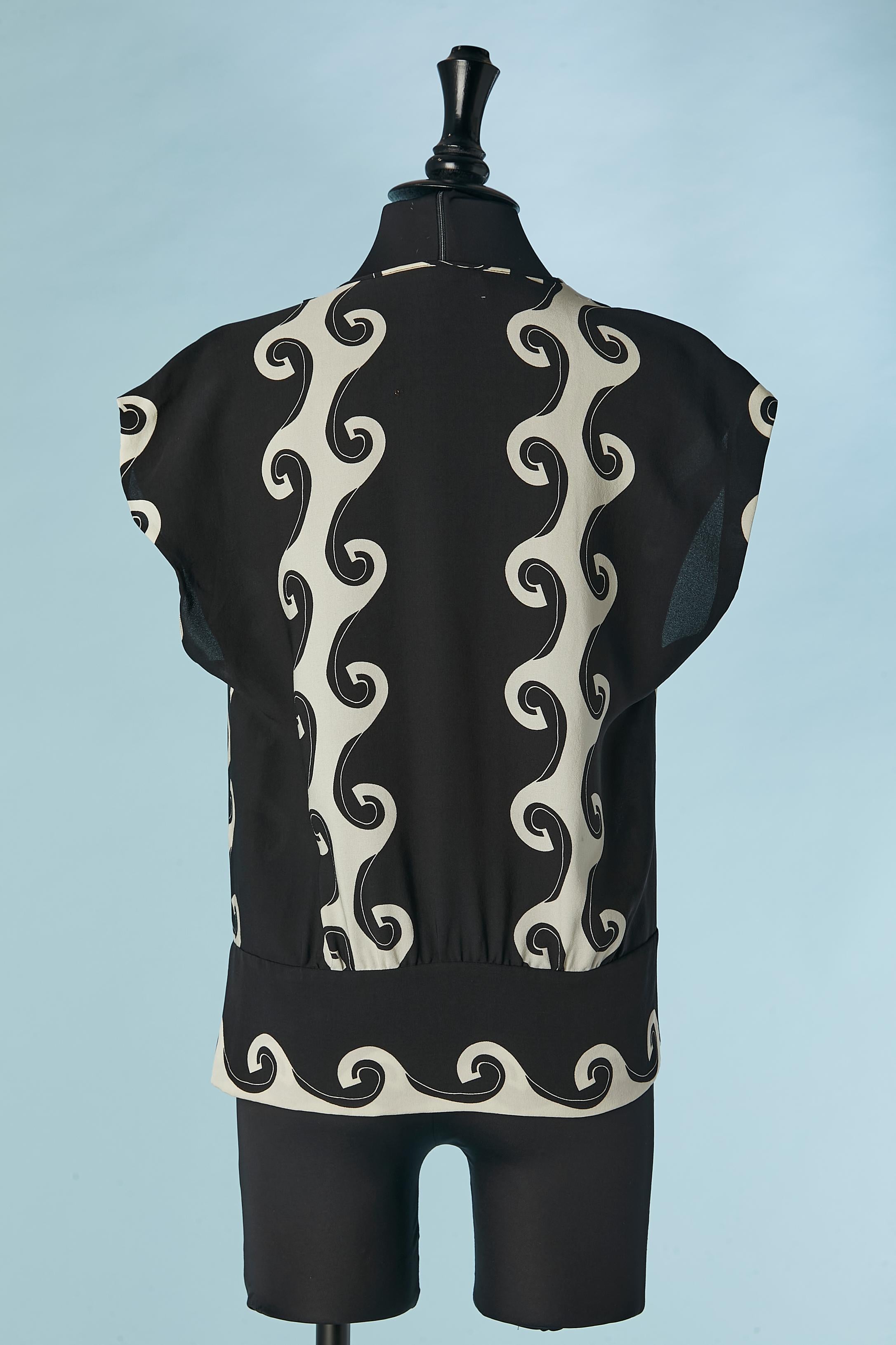 Black and white sleeveless printed and draped top Diane von Furstenberg  For Sale 1