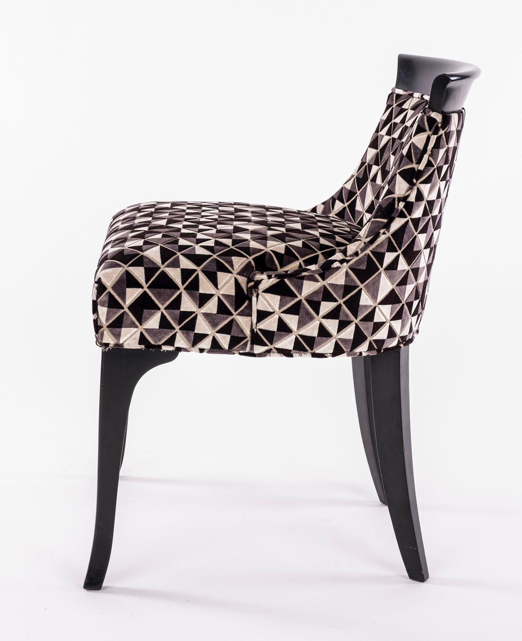 Black and White Slipper Chair 1