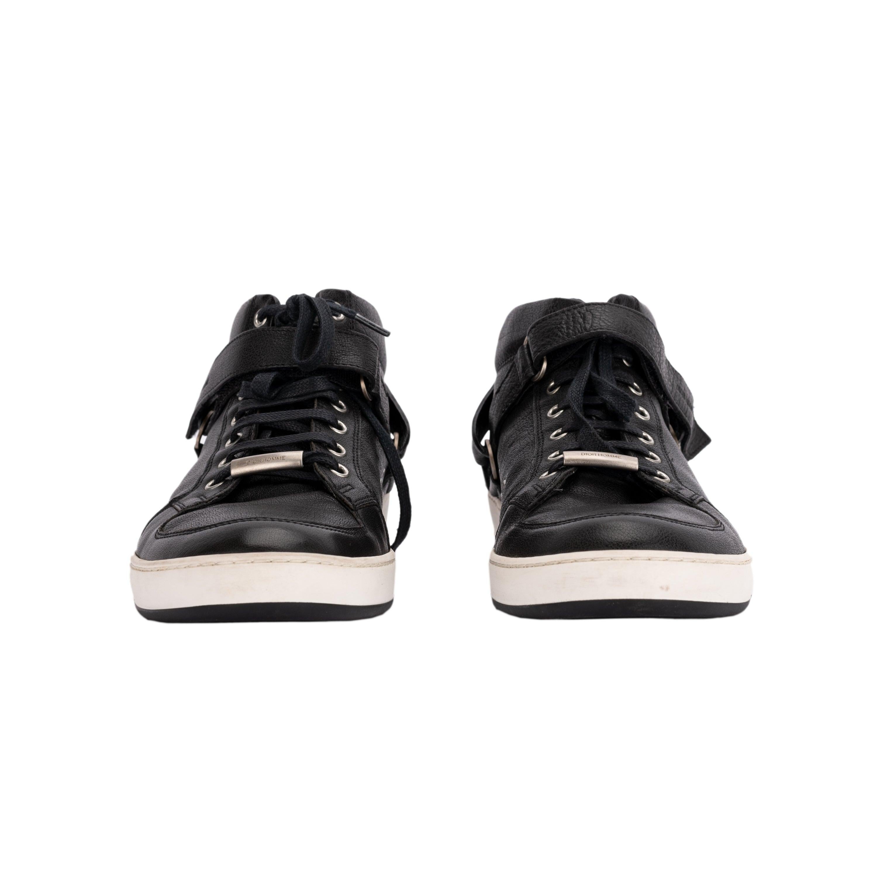 Baskets à boucles en cuir noir et blanc Christian Dior Menswear.
 
 High:9 ; High sole:3 ;