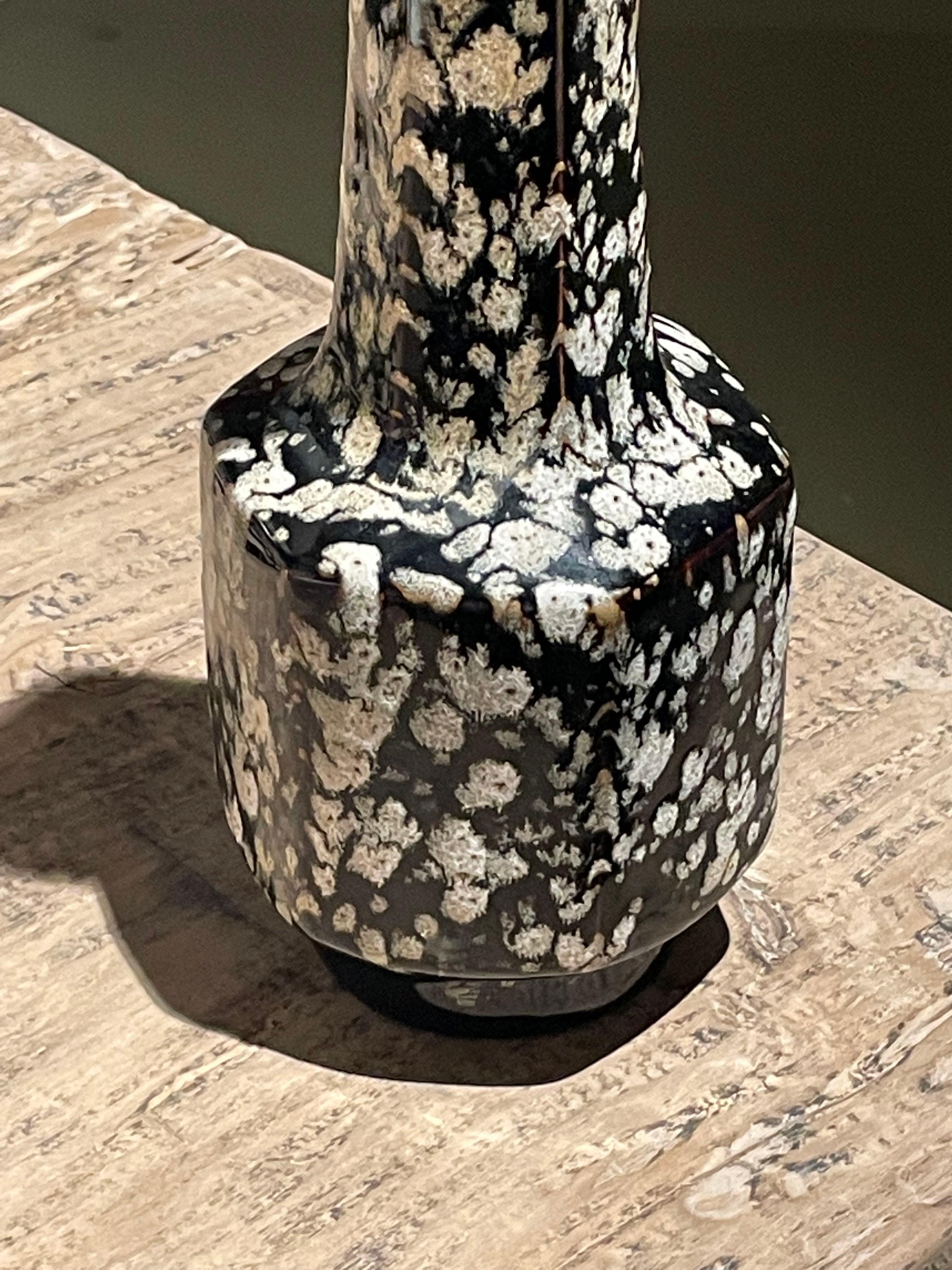 Black and White Splattered Glaze Vase, China, Contemporary In New Condition In New York, NY