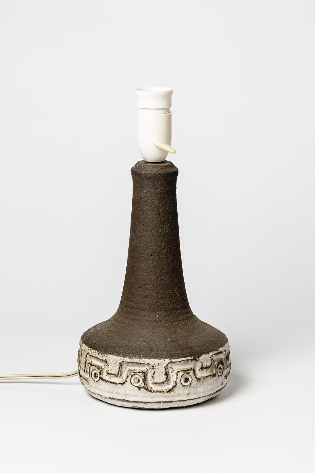 Mid-Century Modern Black and White Stoneware Ceramic Table Lamp circa 1970 French Design For Sale