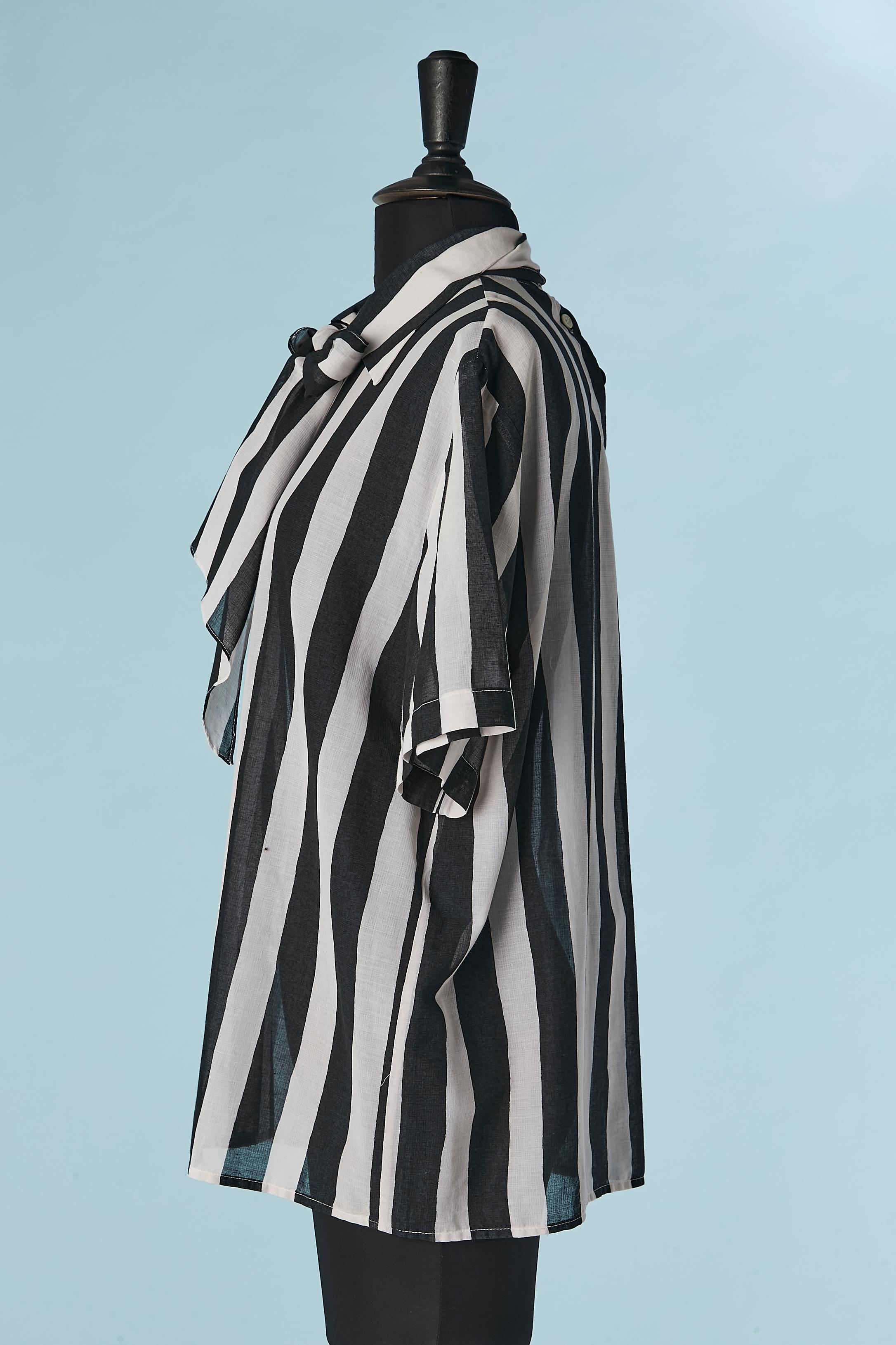 Black and white striped short sleeve blouse with bow Christian Dior In Excellent Condition In Saint-Ouen-Sur-Seine, FR