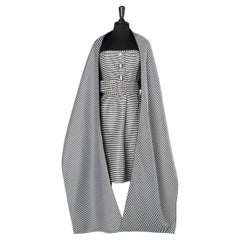 Bustier-Cocktailkleid mit schwarzen und weißen Streifen und Schal Christian Dior