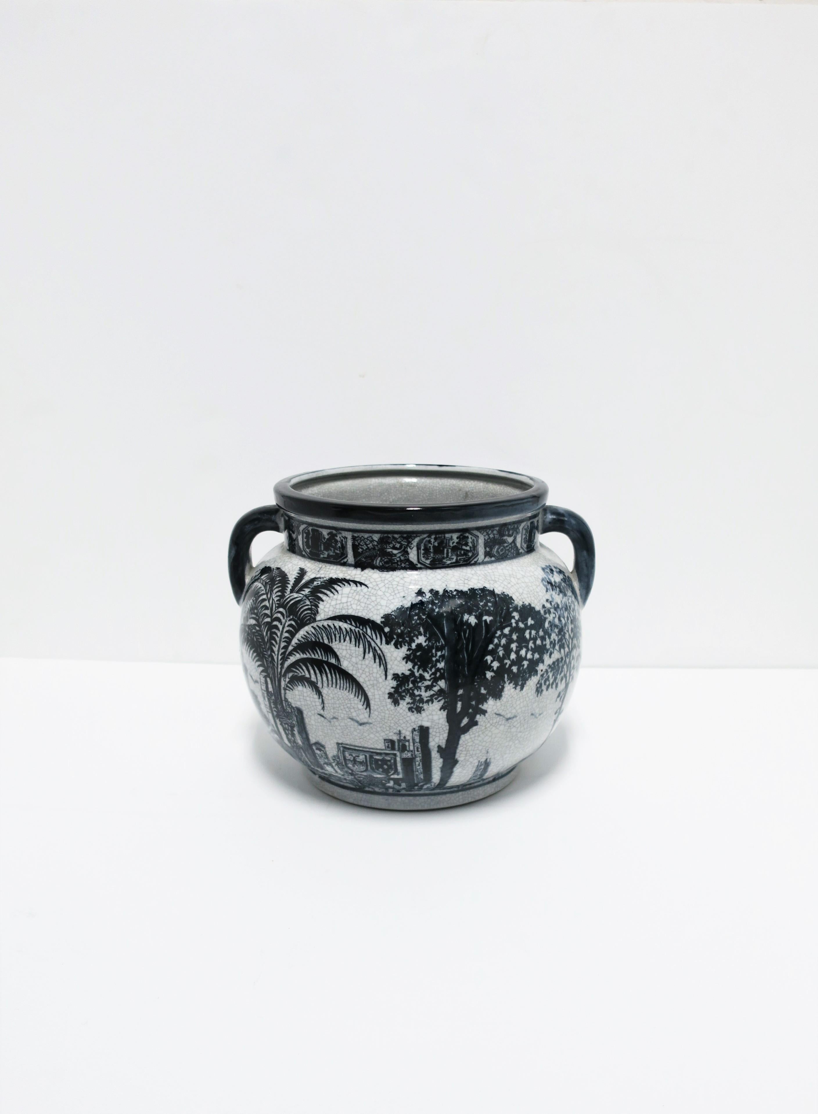 Black and White 'Toile' Ceramic Cachepot Jardinière Plant Pot Holder In Good Condition In New York, NY