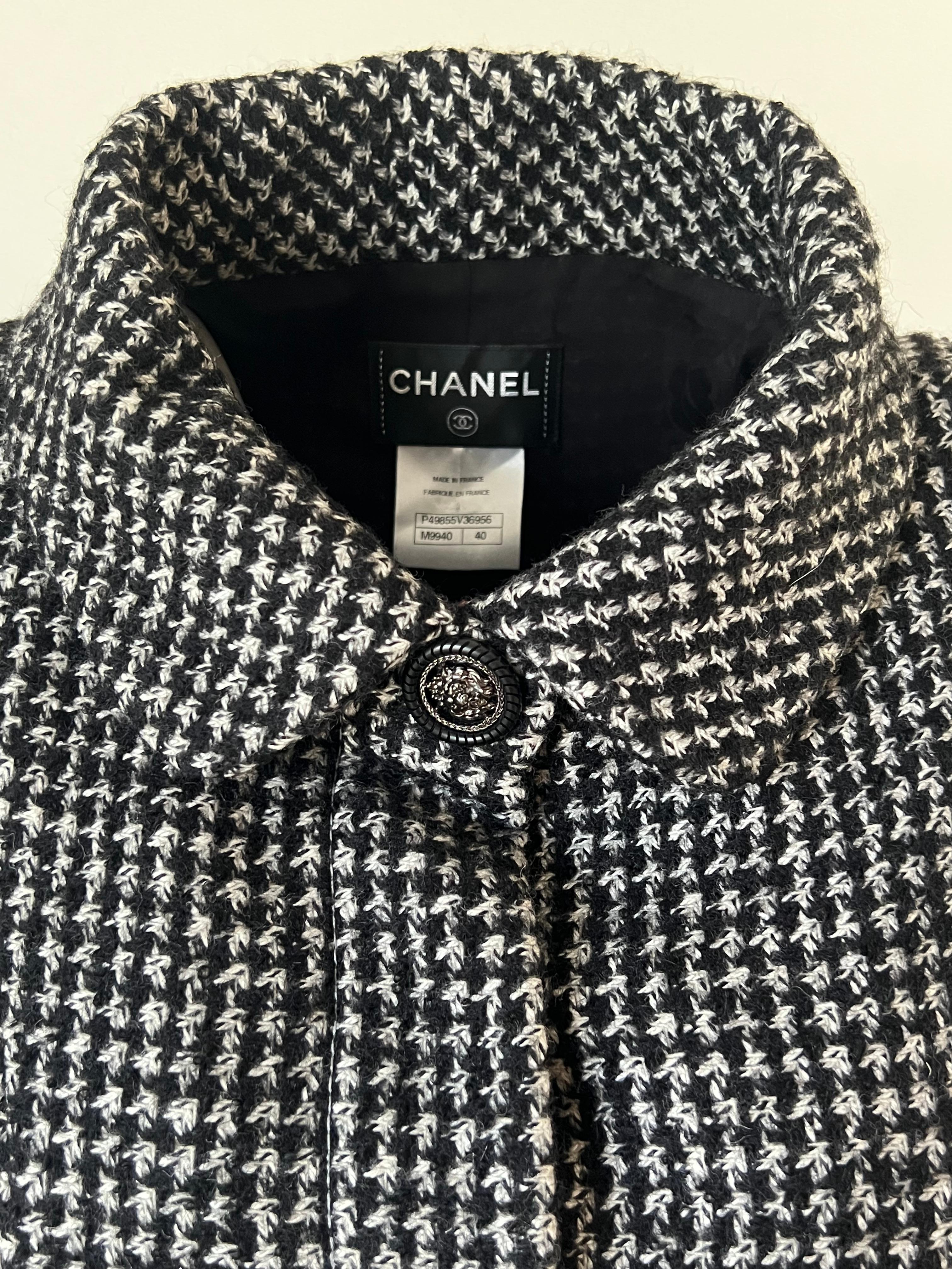Black and white tweed Chanel Jacket 2014 For Sale 7