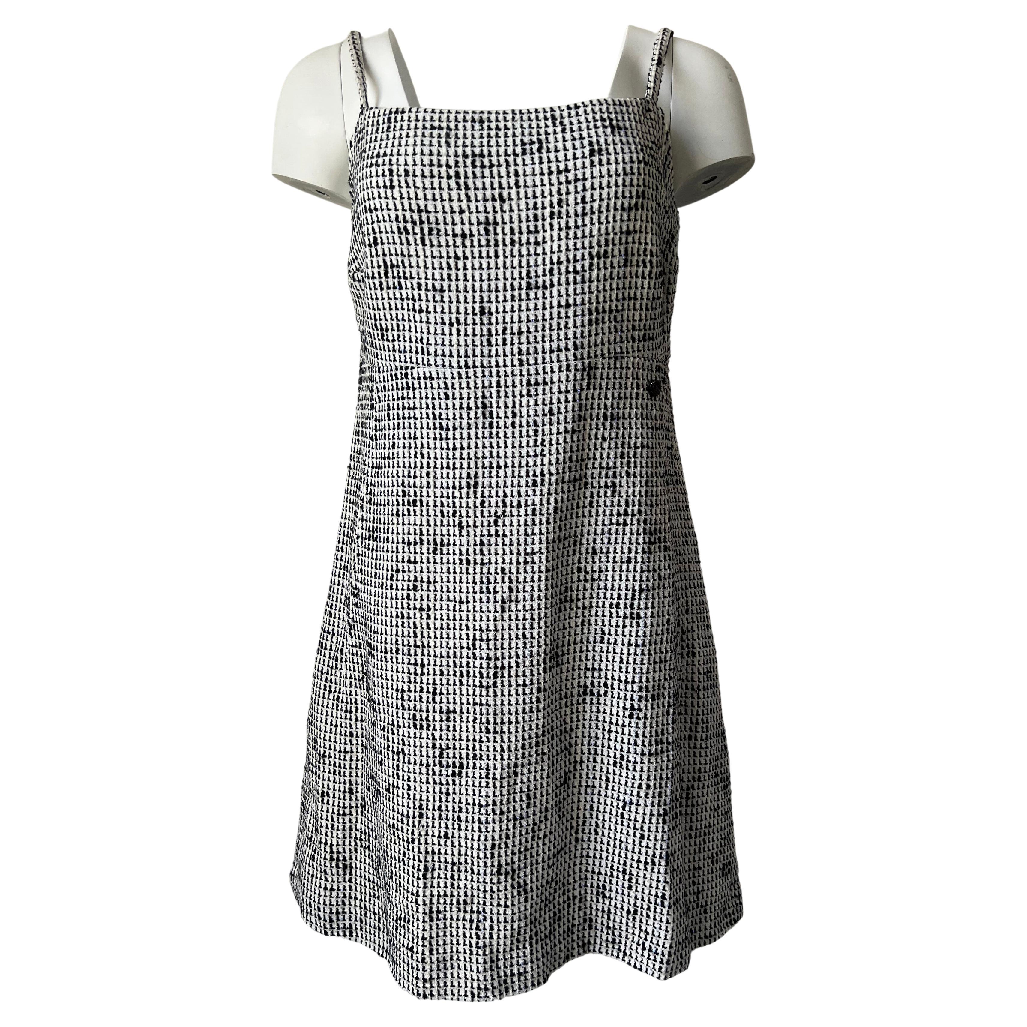 Black and White Tweed Dress Chanel 2010 For Sale