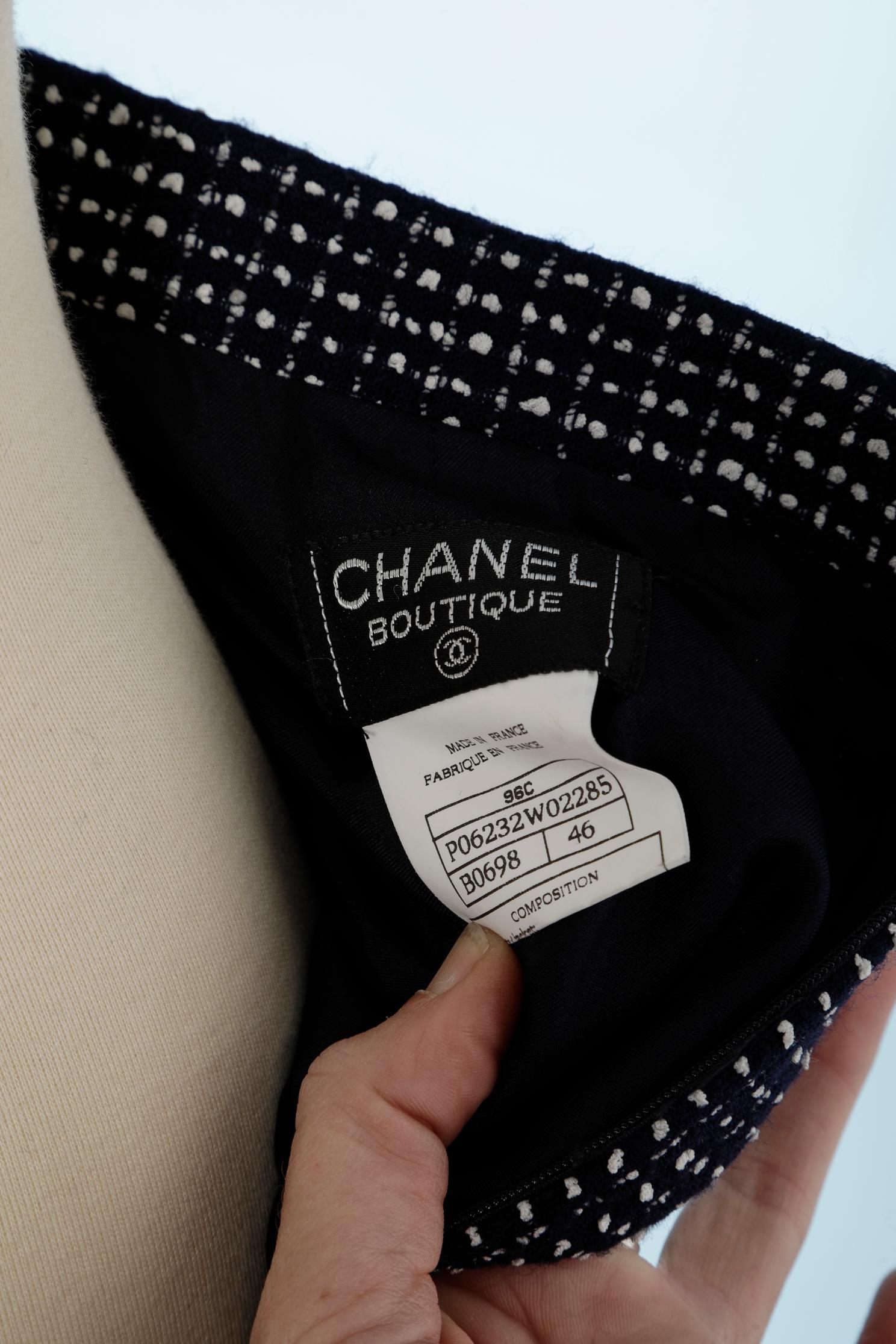 Black and white tweed pencil skirt Chanel Boutique  In Excellent Condition In Saint-Ouen-Sur-Seine, FR