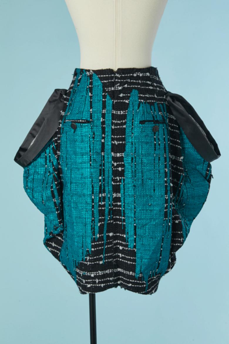 Schwarz-weißer Tweed-Rock mit blauem Aufdruck auf KENZO Damen im Angebot