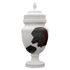 Schwarz-weiße Vase von Milan Pekař