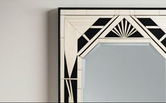 Schwarzer und weißer Wandspiegel, inspiriert vom Art déco, handgefertigt von Artisanal