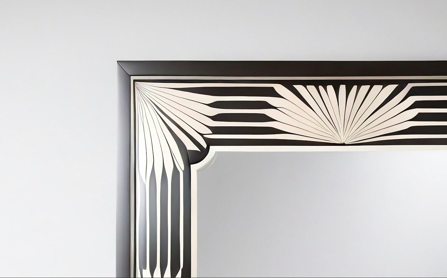 Eleva tu Space con Elegancia Intemporal

Transforma tus interiores con la cautivadora belleza de nuestro espejo de pared inspirado en el Art Deco, una exquisita fusión de artesanía tradicional y sofisticación moderna. Este espejo, diseñado para ser