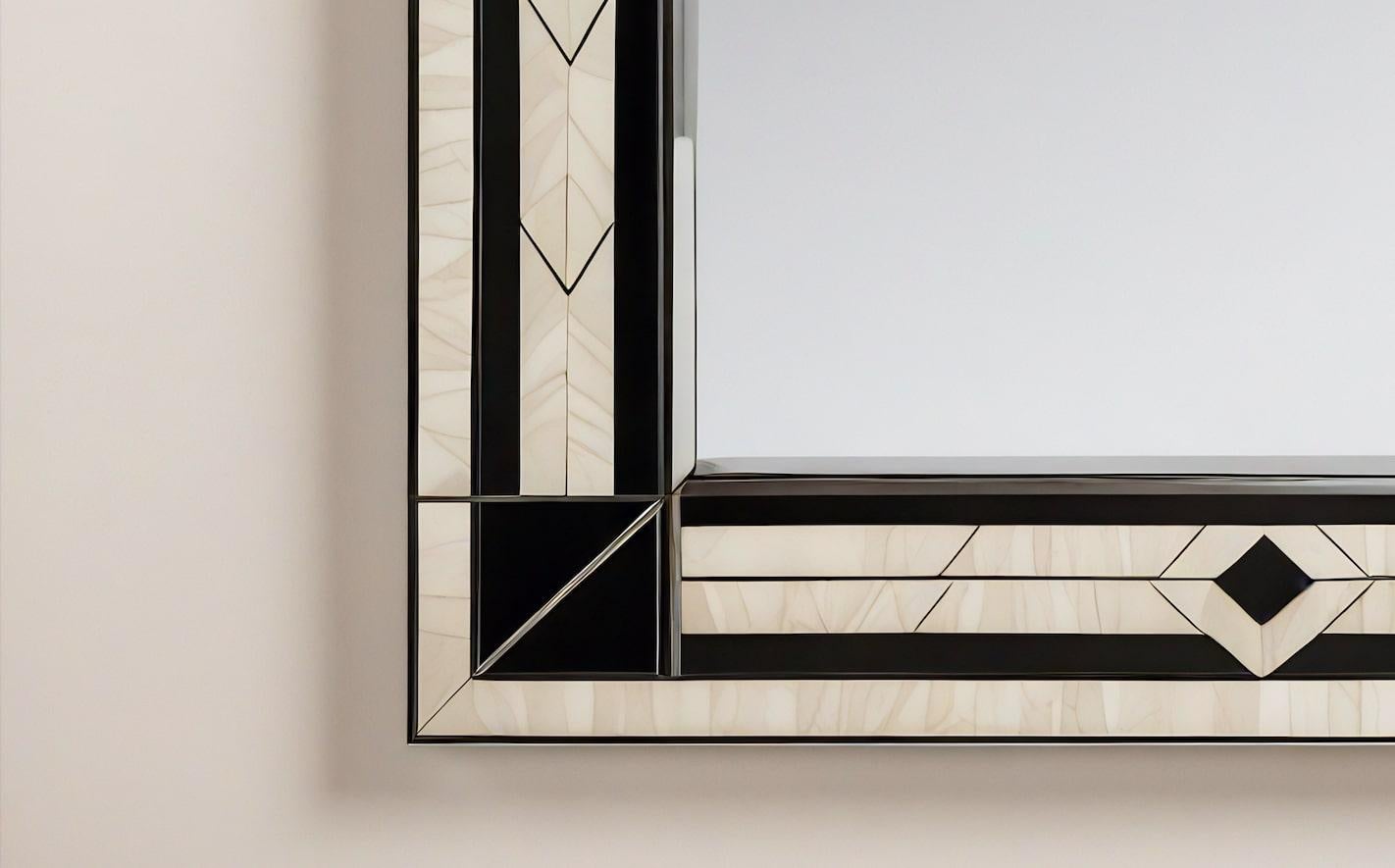 Espejo de Pared Blanco y Negro Inspirado en el Art Deco, Hecho a Mano por Artesanos Incrustación en venta