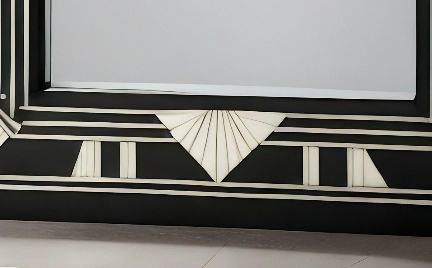 Espejo de Pared Blanco y Negro Inspirado en el Art Deco, Hecho a Mano por Artesanos en Nuevo estado para la venta en New York, NY