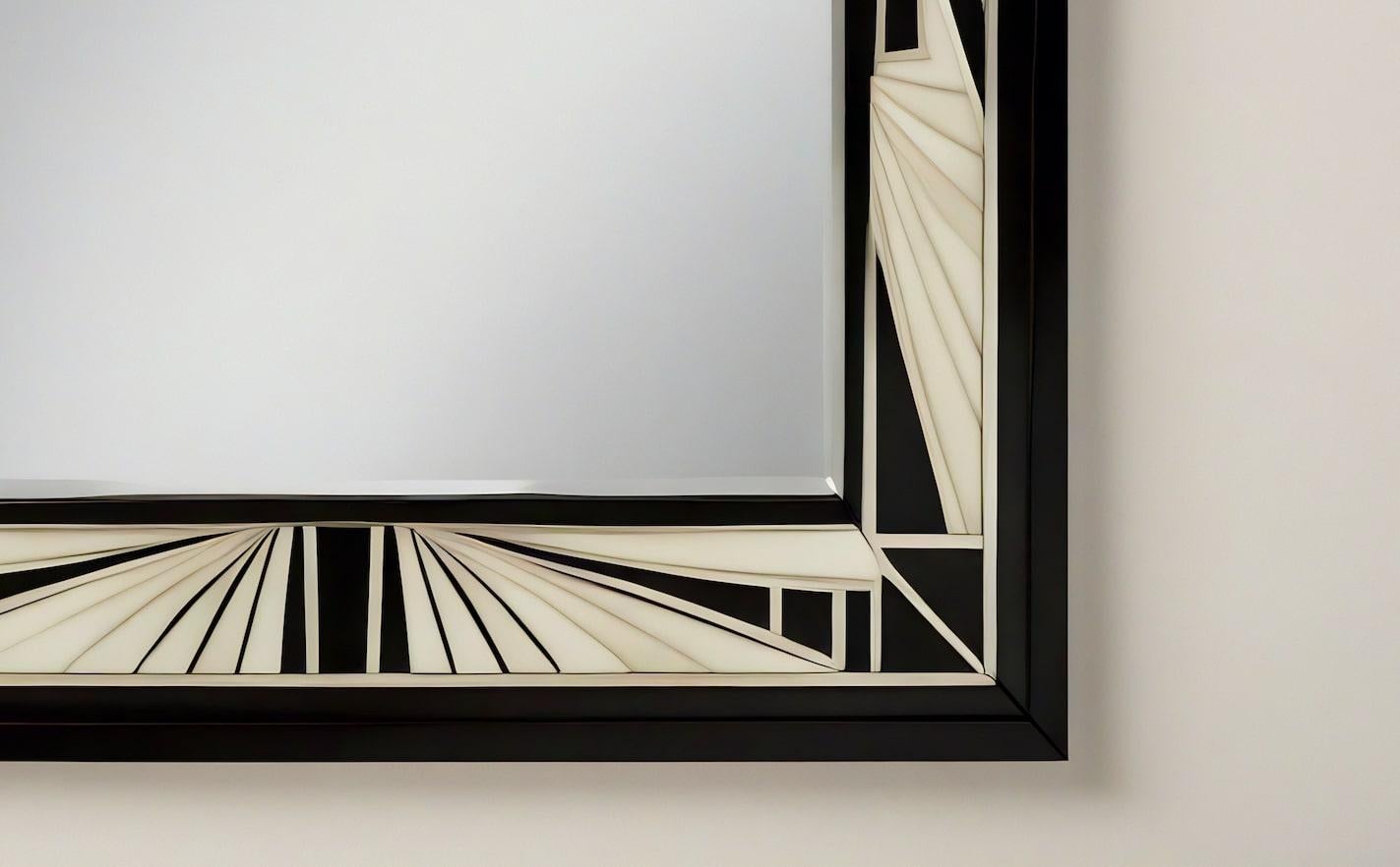 Espejo de Pared Blanco y Negro Inspirado en el Art Deco, Hecho a Mano por Artesanos en Nuevo estado para la venta en New York, NY