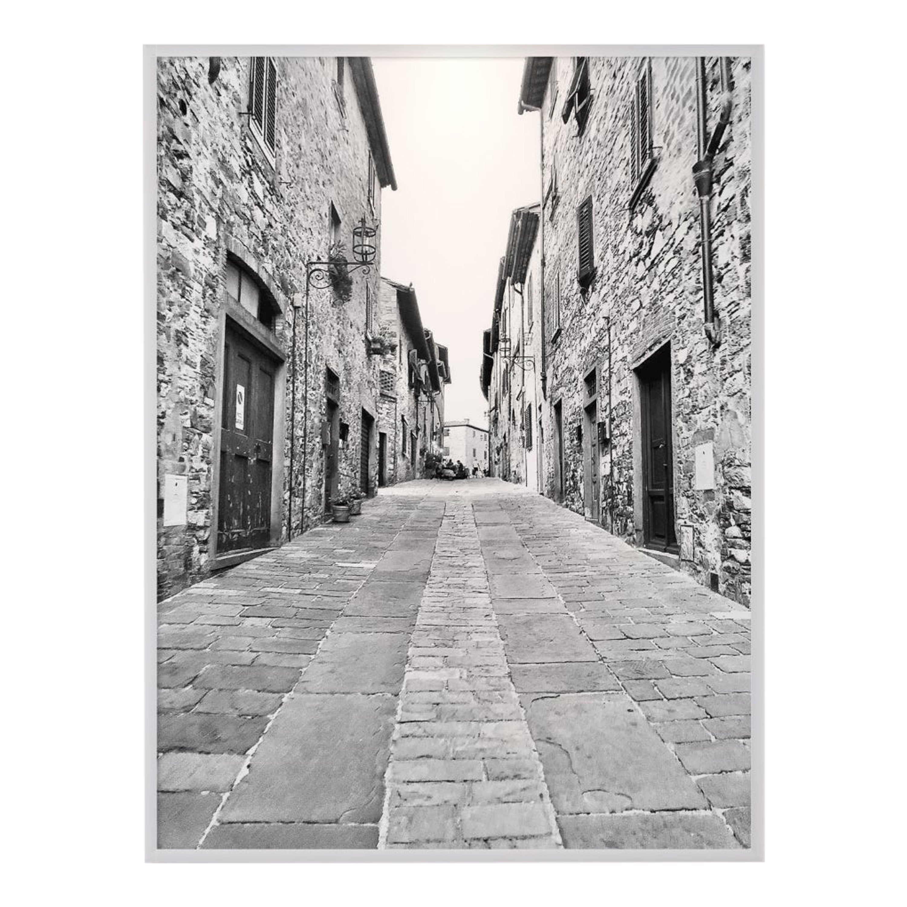 Strada murata in bianco e nero a Barberino Italia in vendita