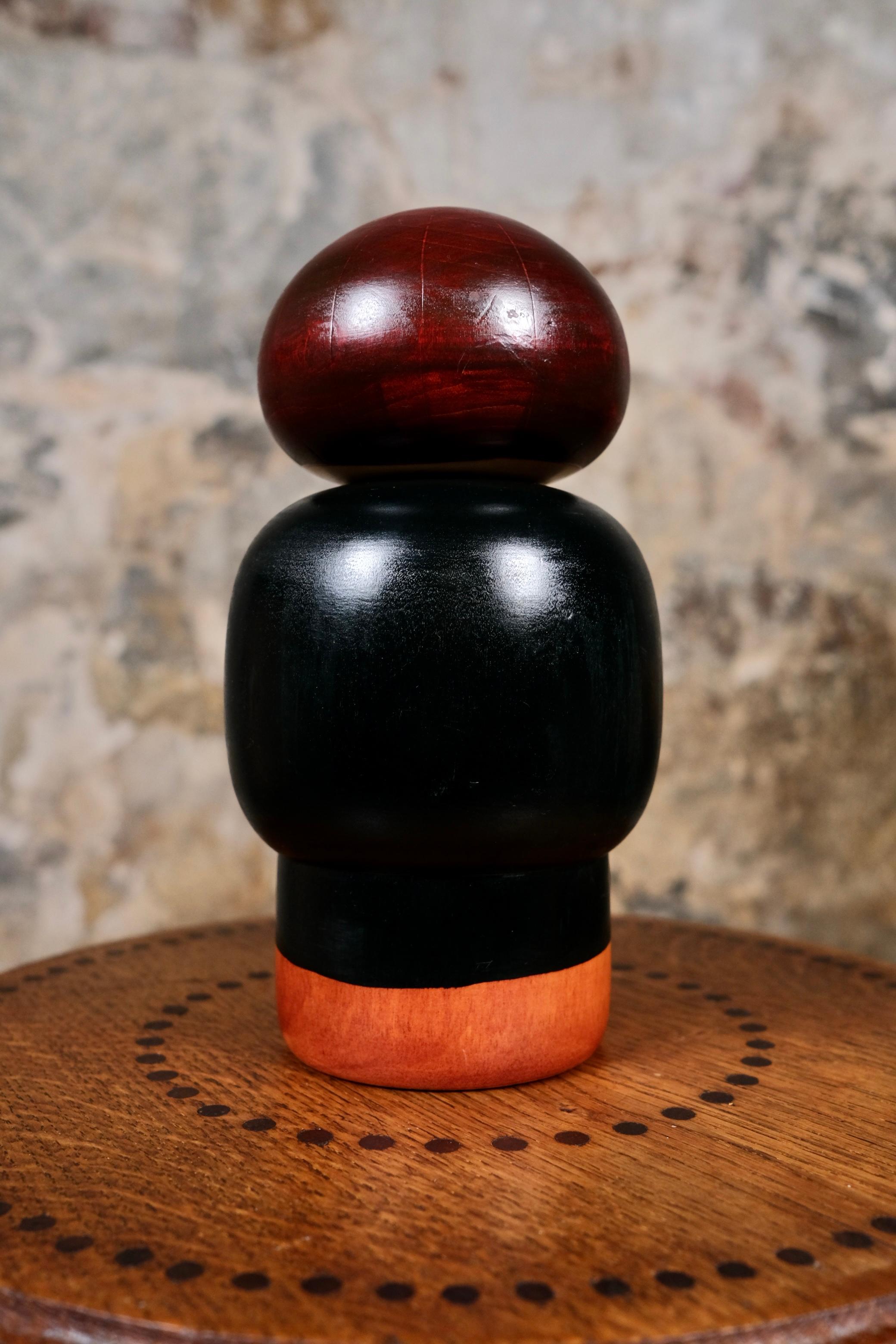 Hand-Carved Black and yellow kimono kokeshi by Bitoku, 1970s, Japan For Sale