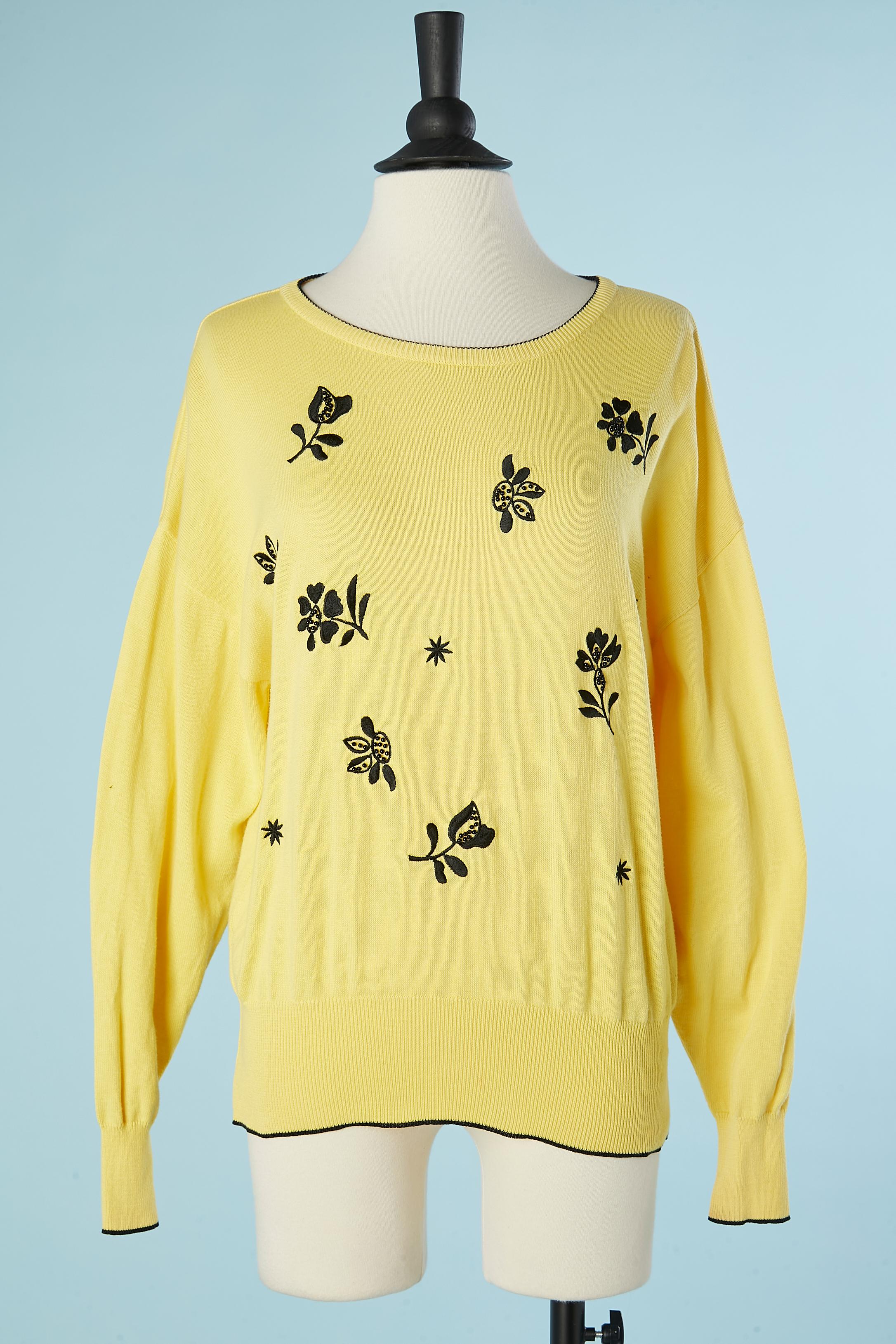 Black and yellow twin-set with flowers and check pattern Escada by M. Ley  For Sale 4