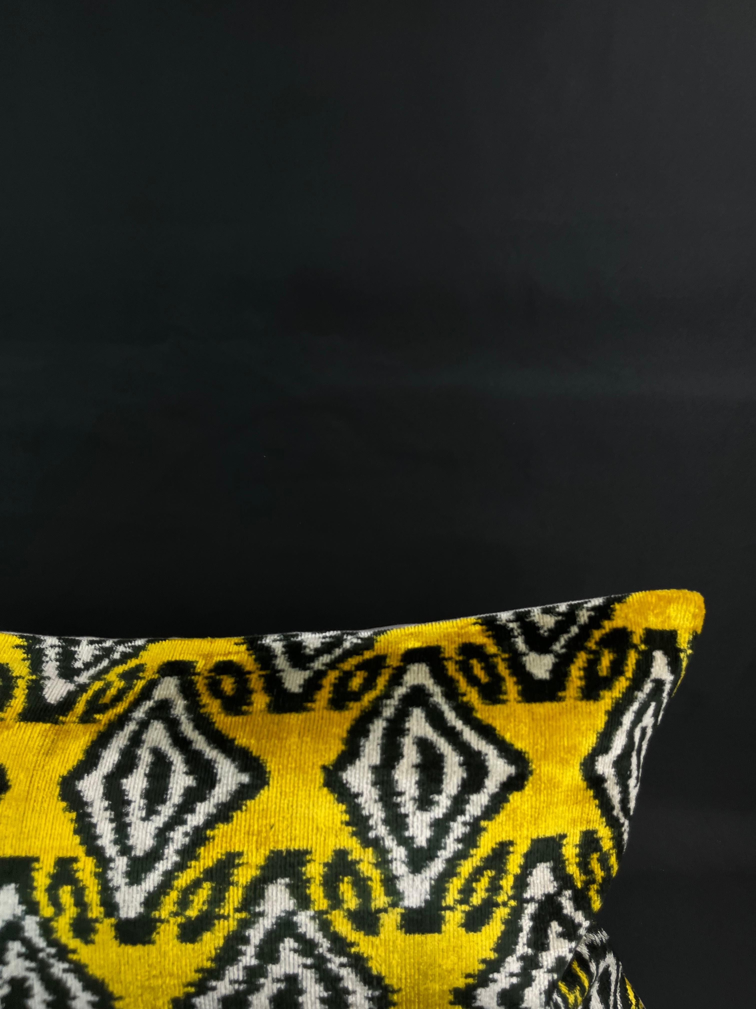 Modern Black and Yellow Velvet Silk Ikat Pillow Cover For Sale