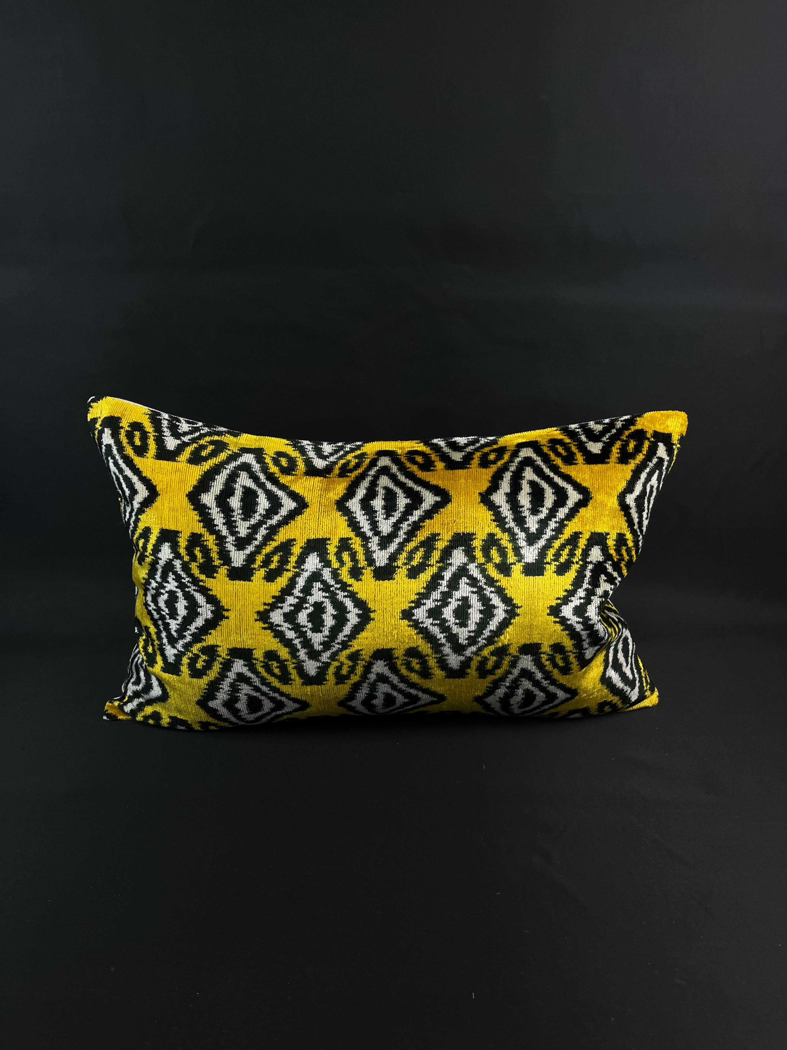 Black and Yellow Velvet Silk Ikat Pillow Cover In New Condition For Sale In Houston, TX