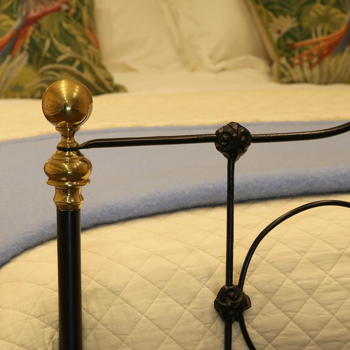 European Black Antique Bed, MD83