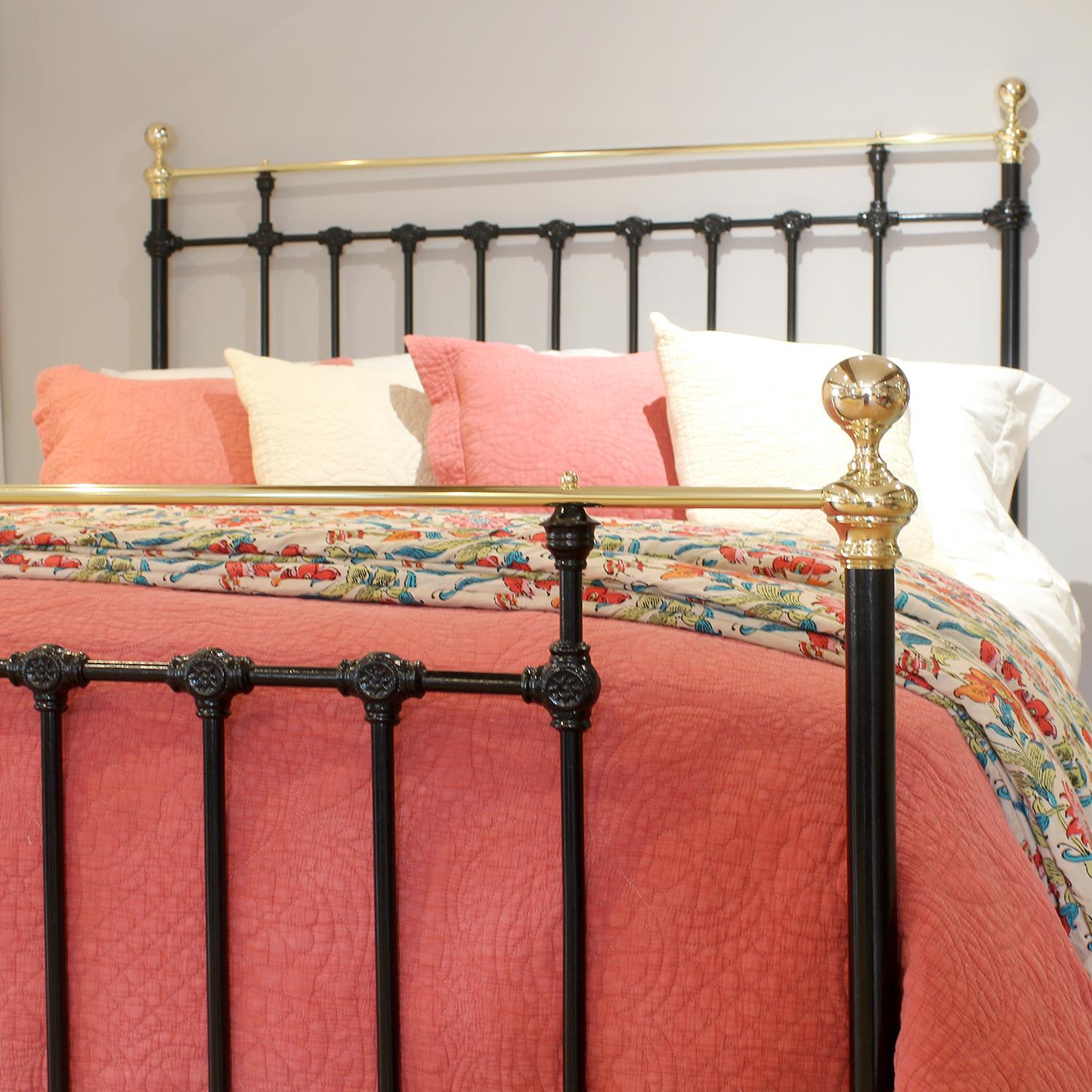 English Black Antique Bed with Decorative Castings MK302