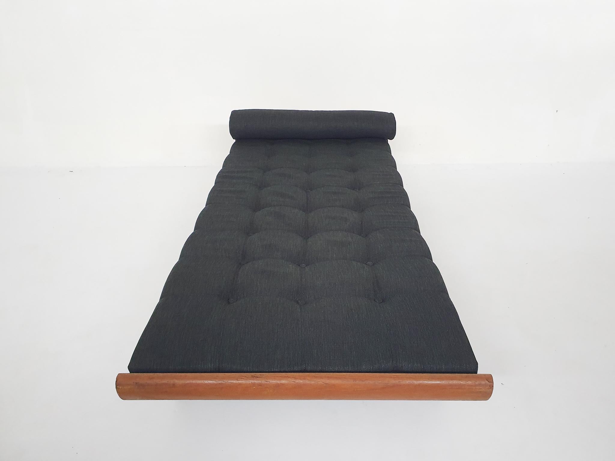 Black A.R. Cordemeyer for Auping “Cleopatra” Daybed, the Netherlands, 1953 In Good Condition In Amsterdam, NL