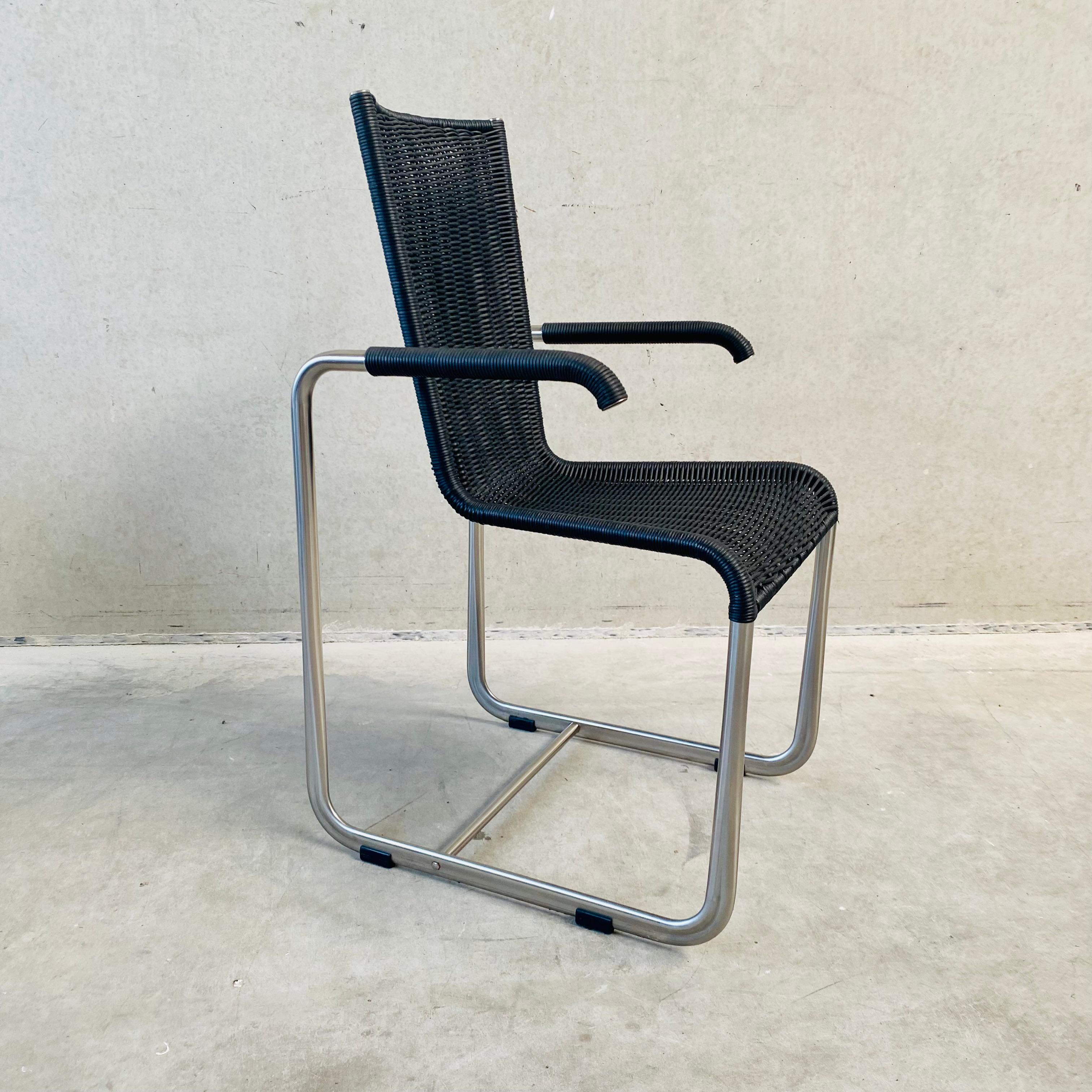 Black arm chair 