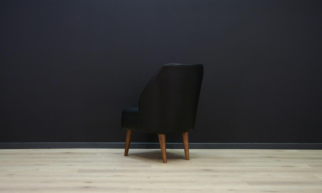 Black Armchair Classic 1980s Eco-Leather For Sale 3